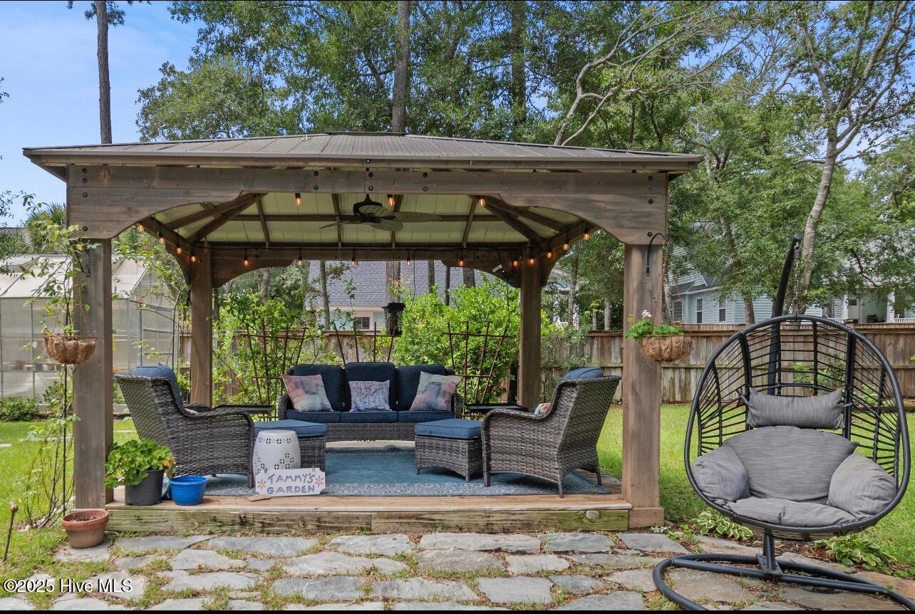 5147 Fernwood Drive