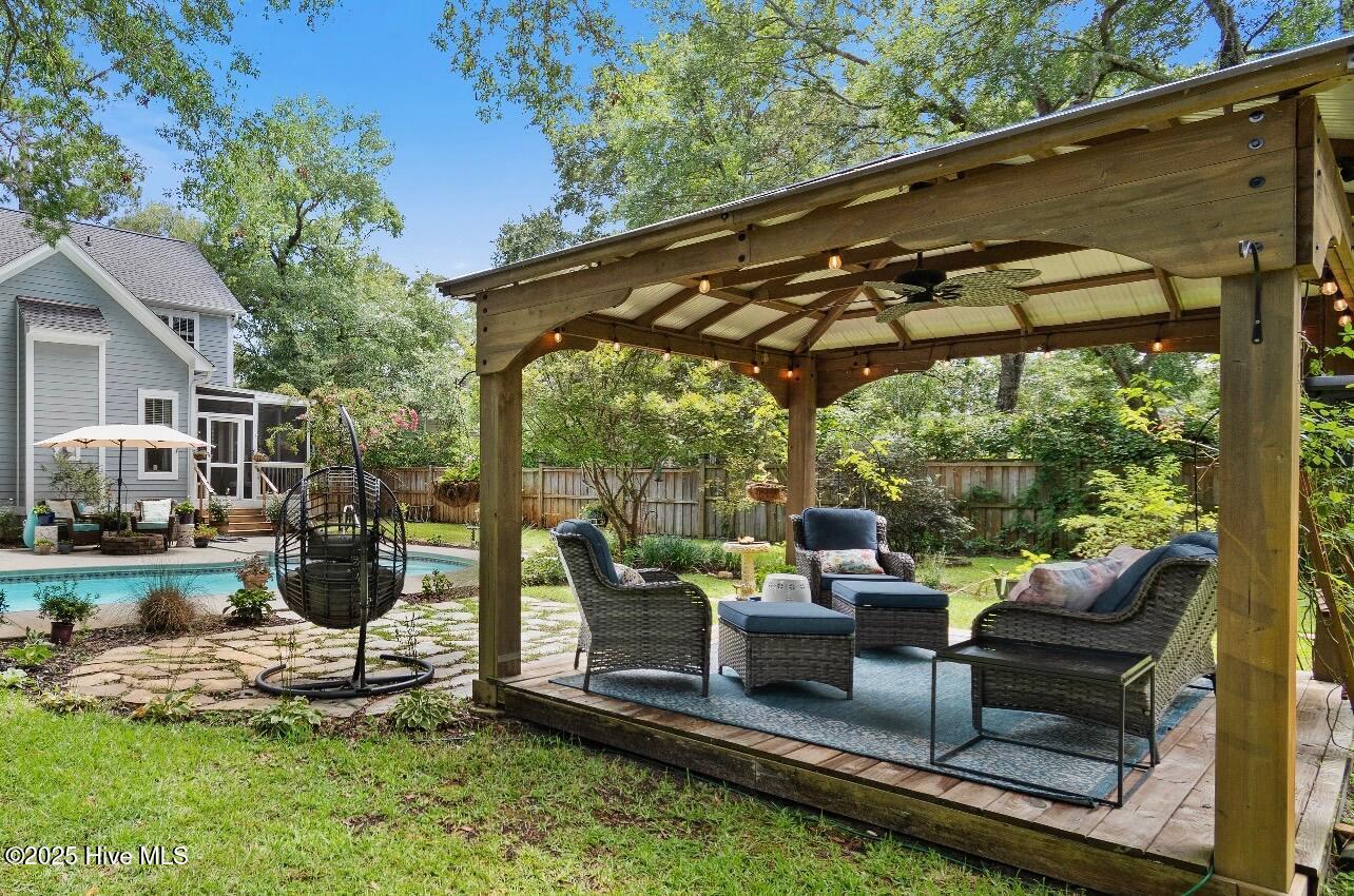 5147 Fernwood Drive