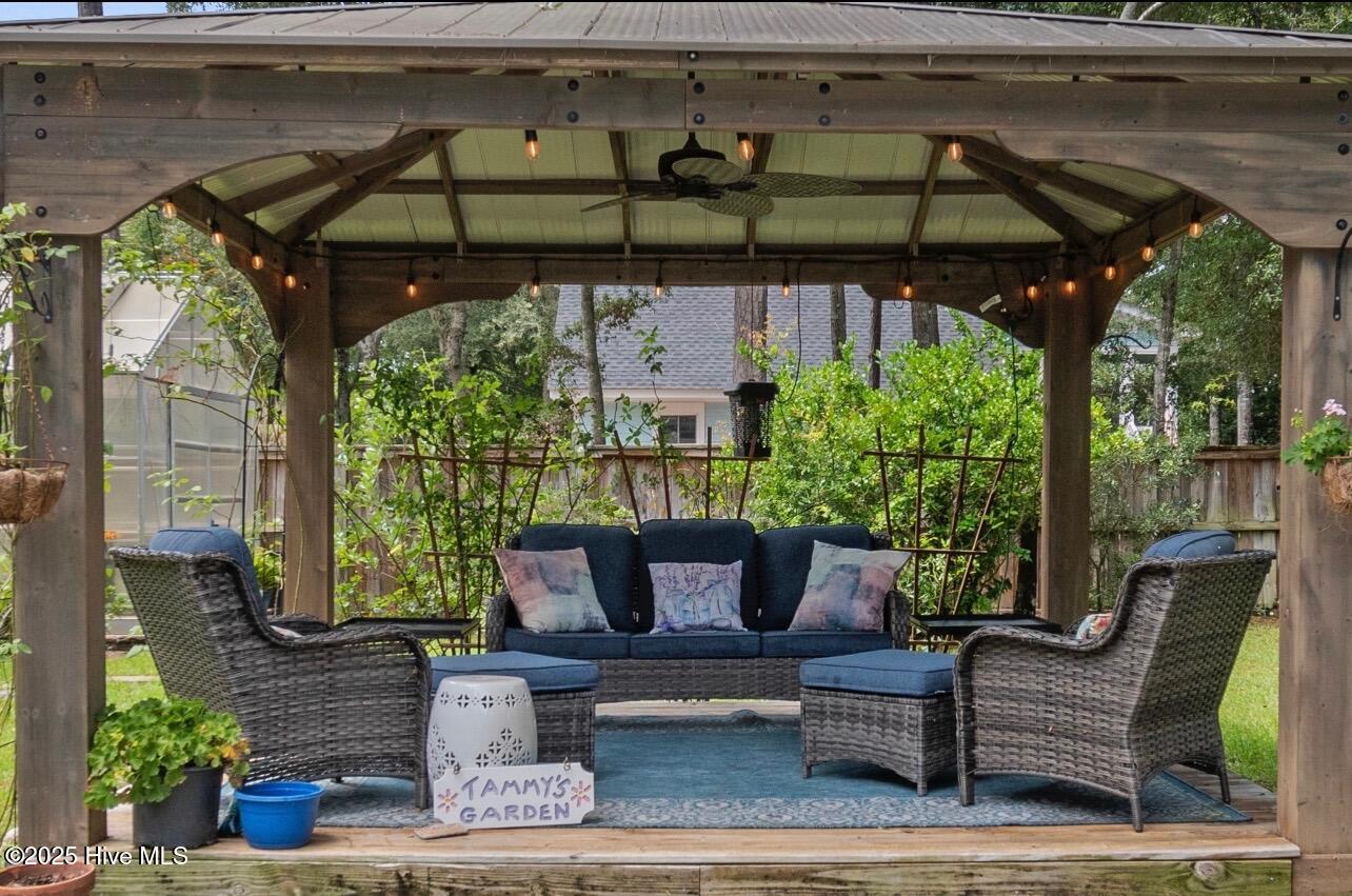 5147 Fernwood Drive