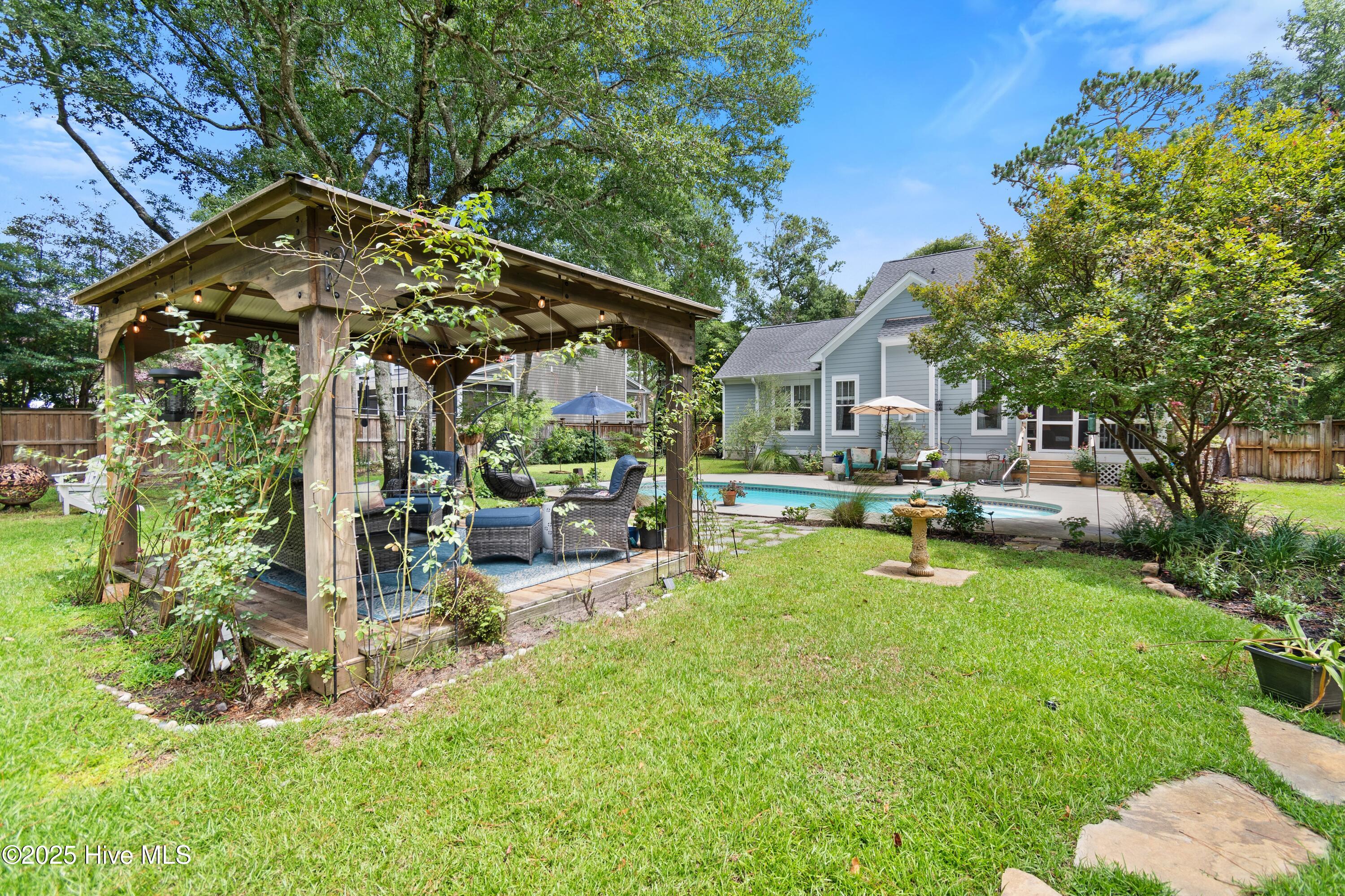 5147 Fernwood Drive