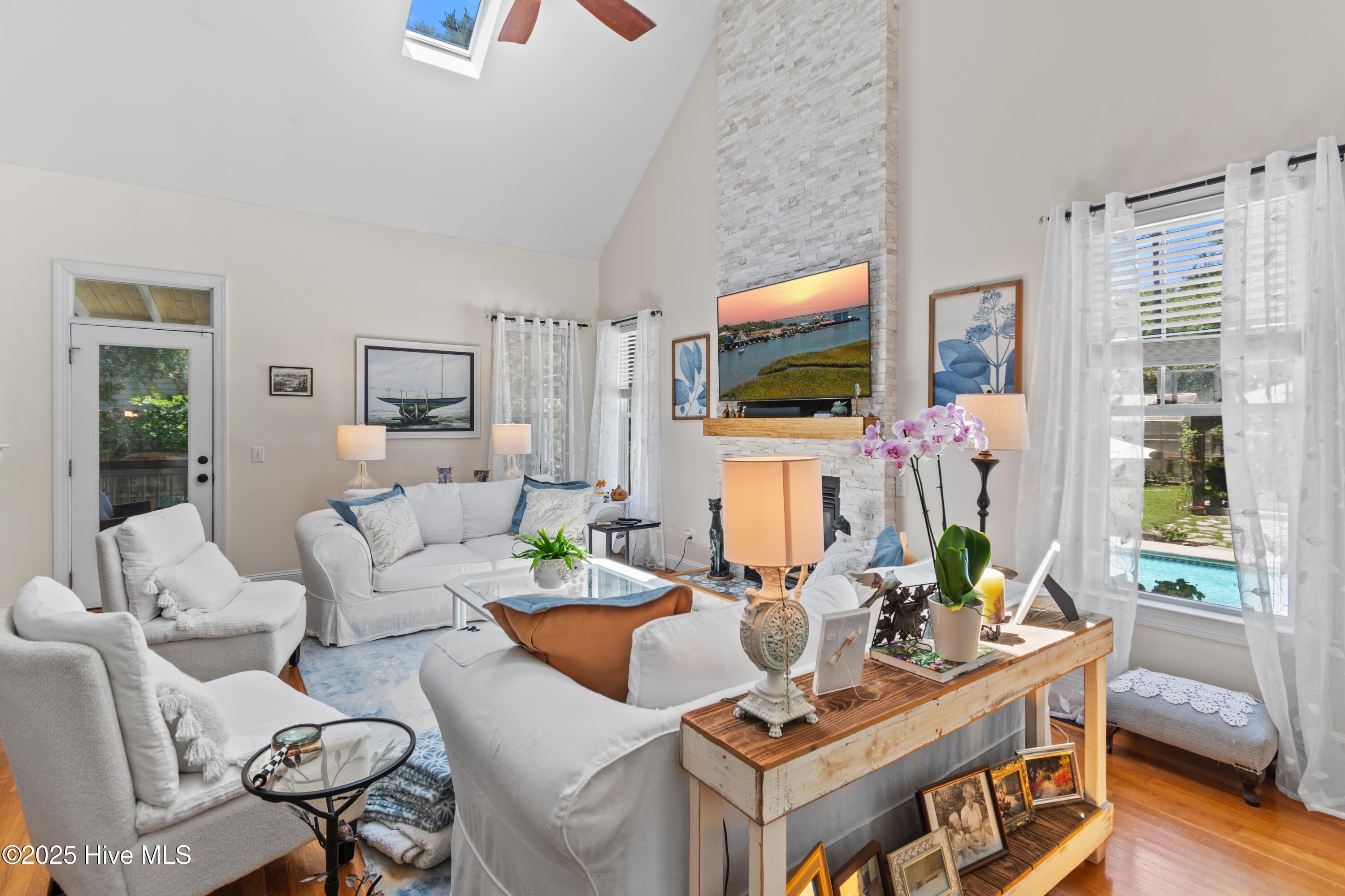 5147 Fernwood Drive