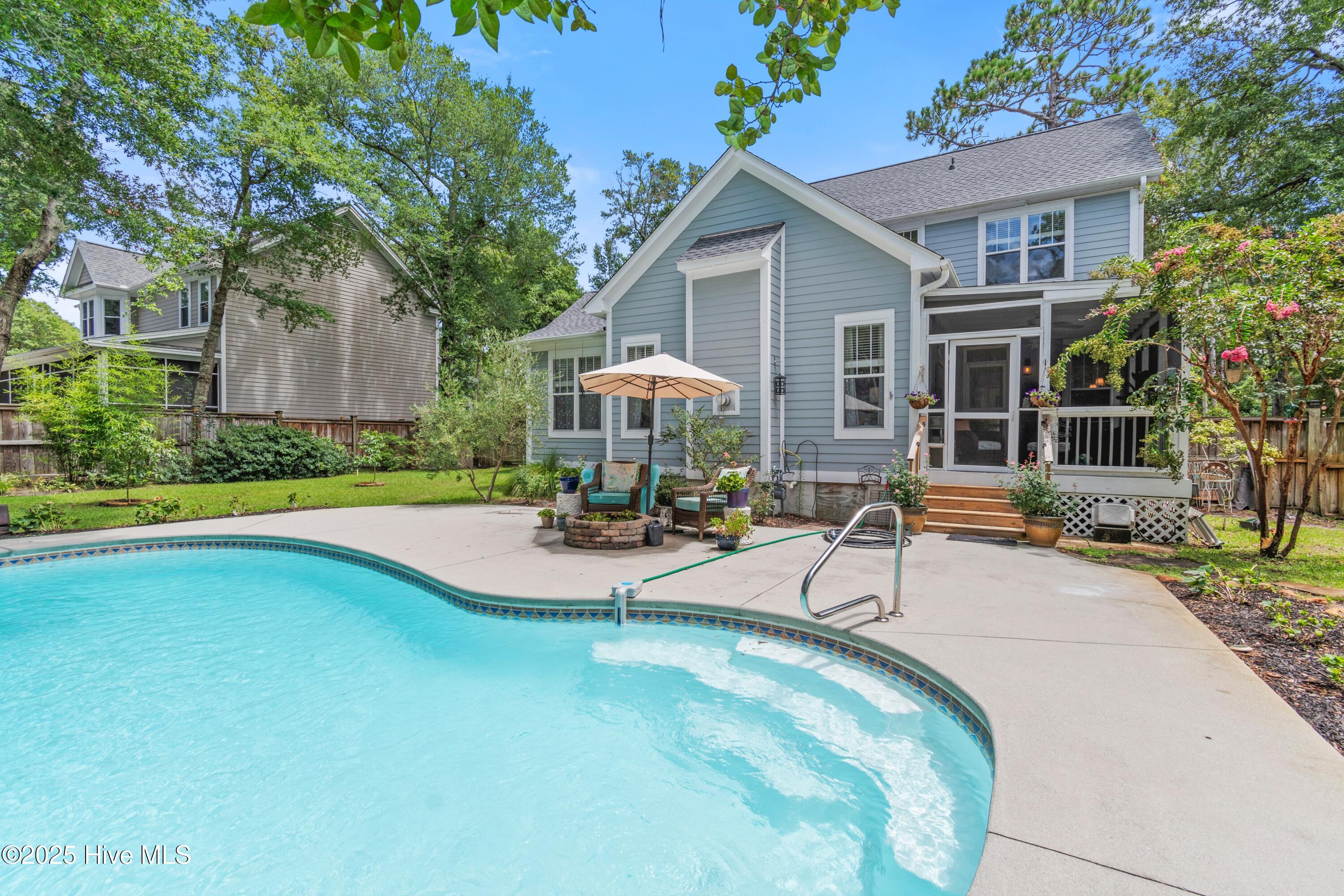 5147 Fernwood Drive