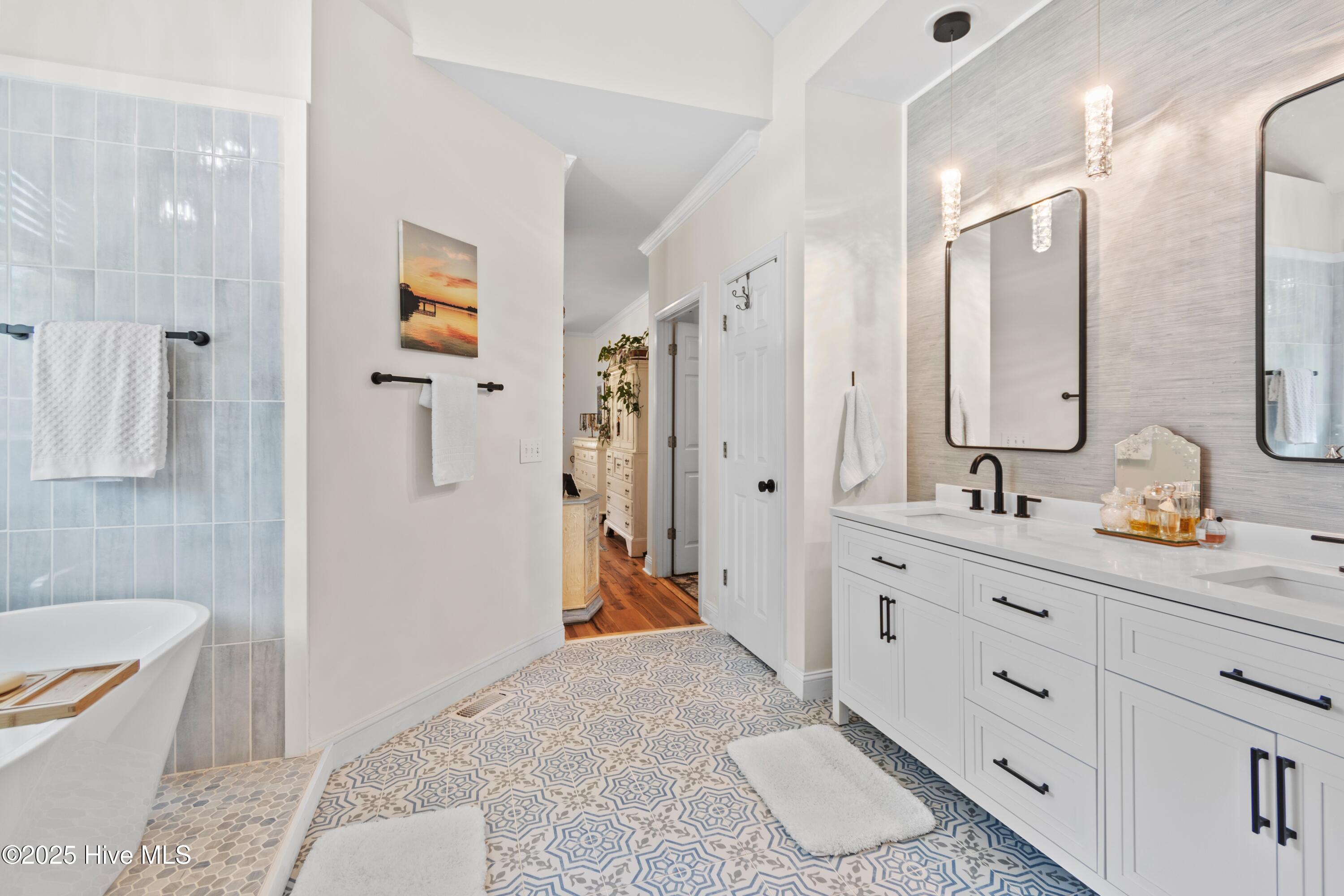 5147 Fernwood Drive