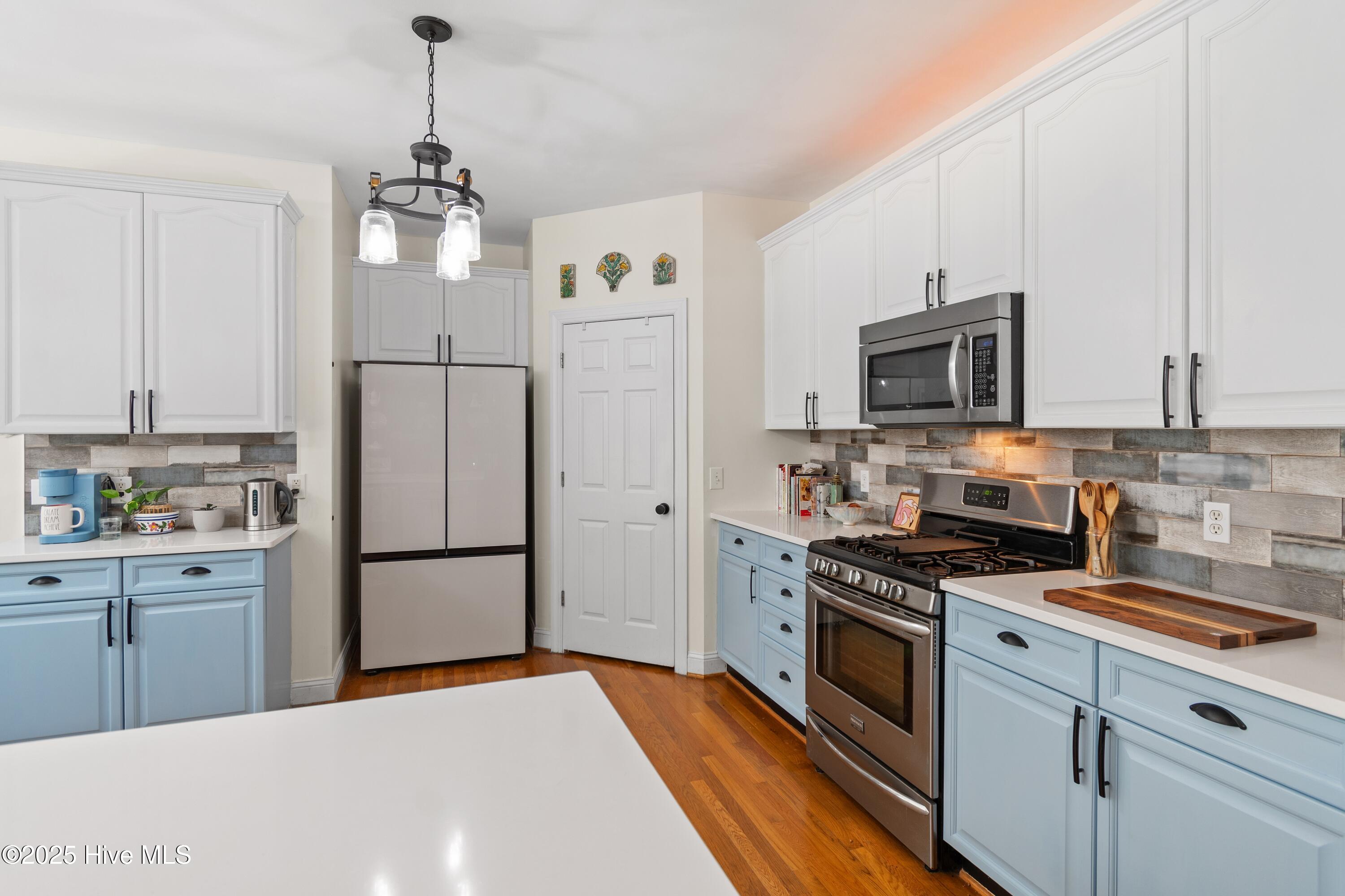 5147 Fernwood Drive