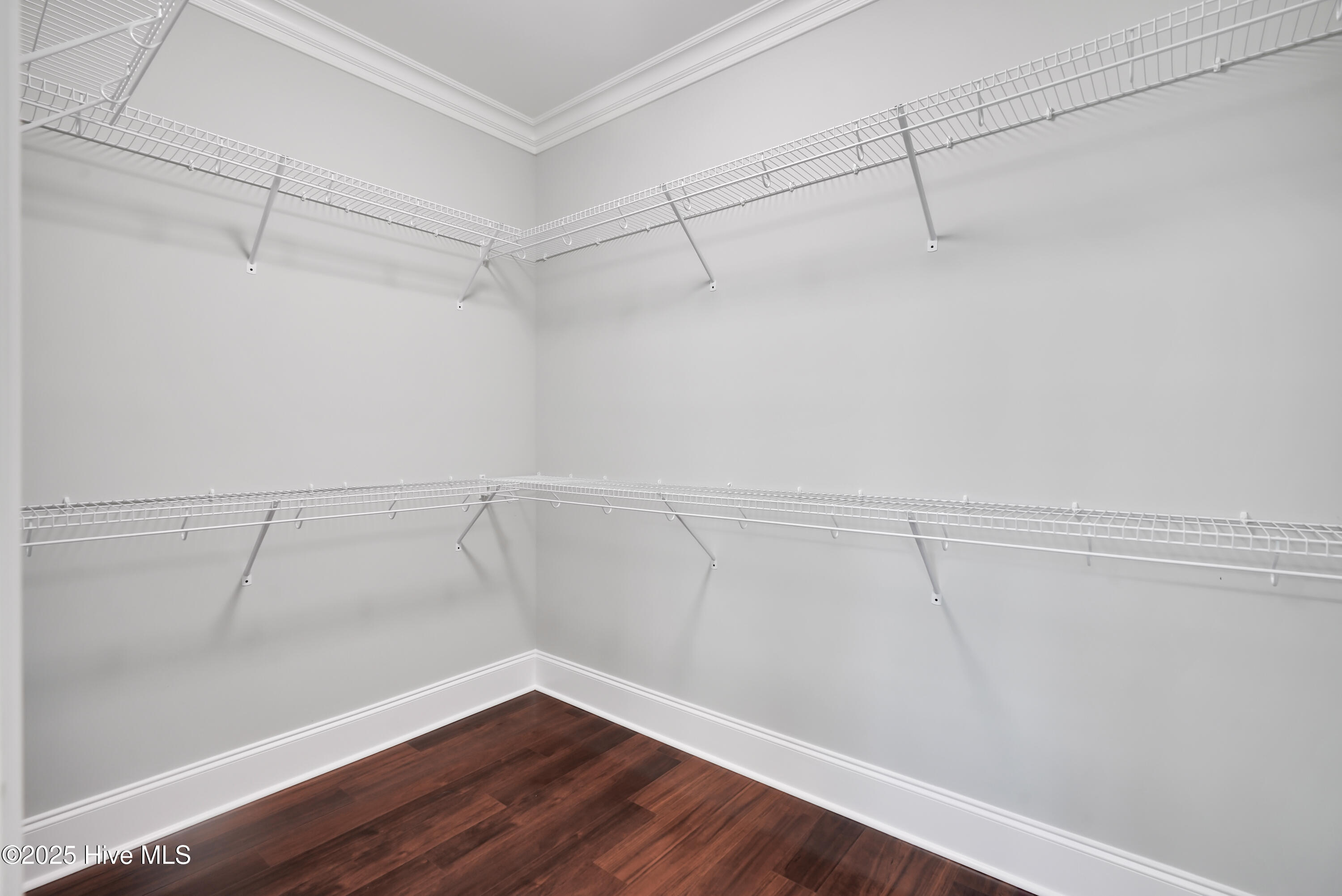 1010 Softwind Way