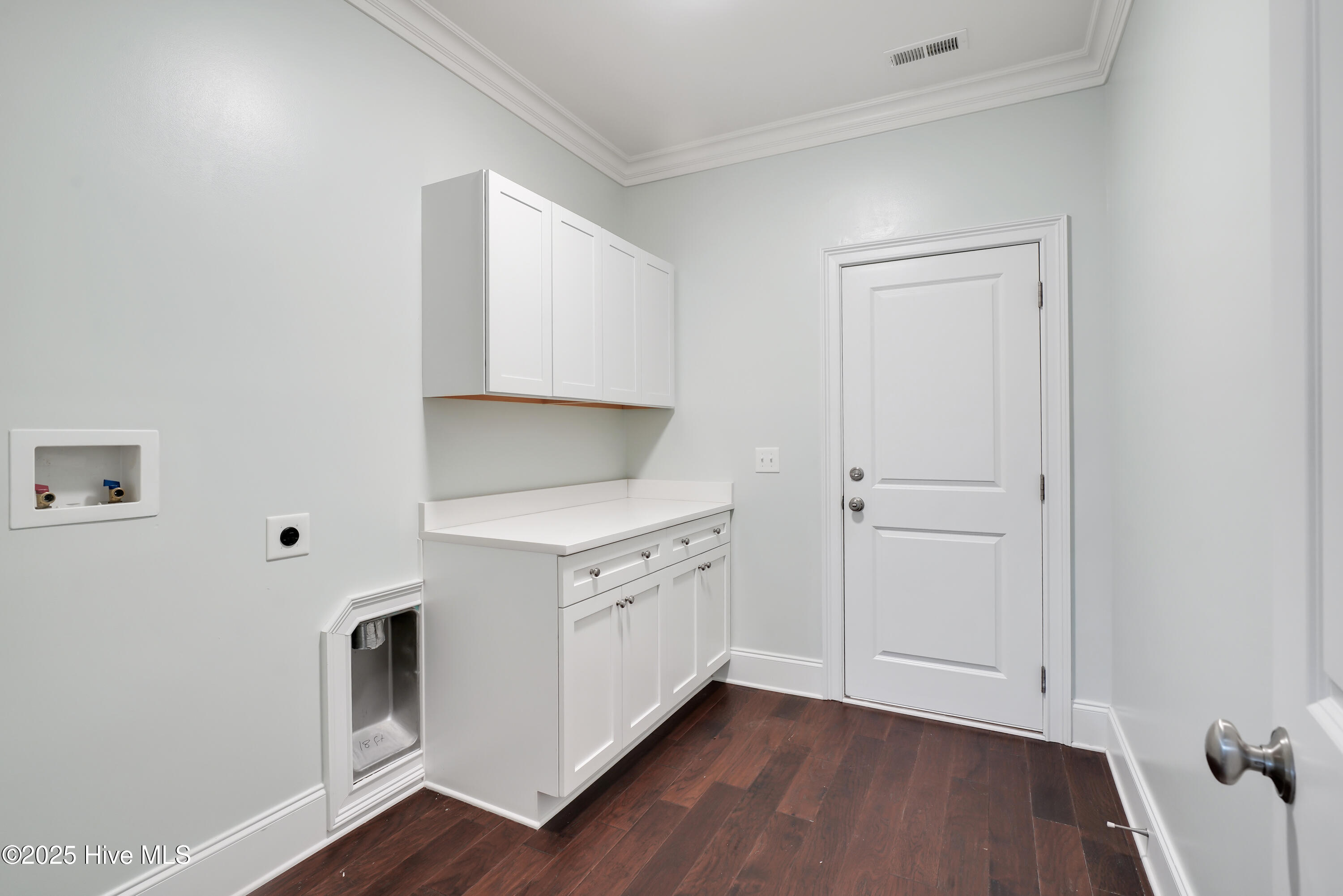1010 Softwind Way