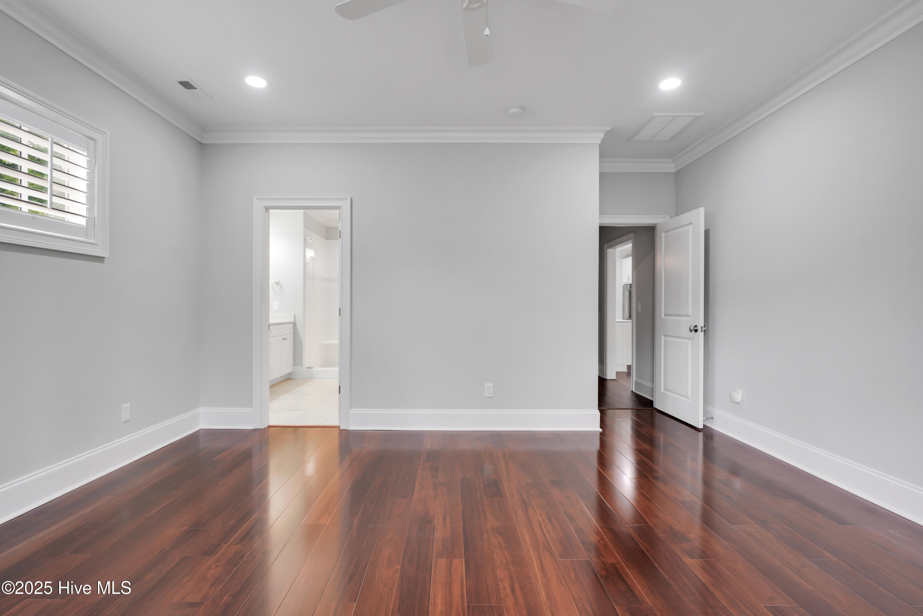 1010 Softwind Way