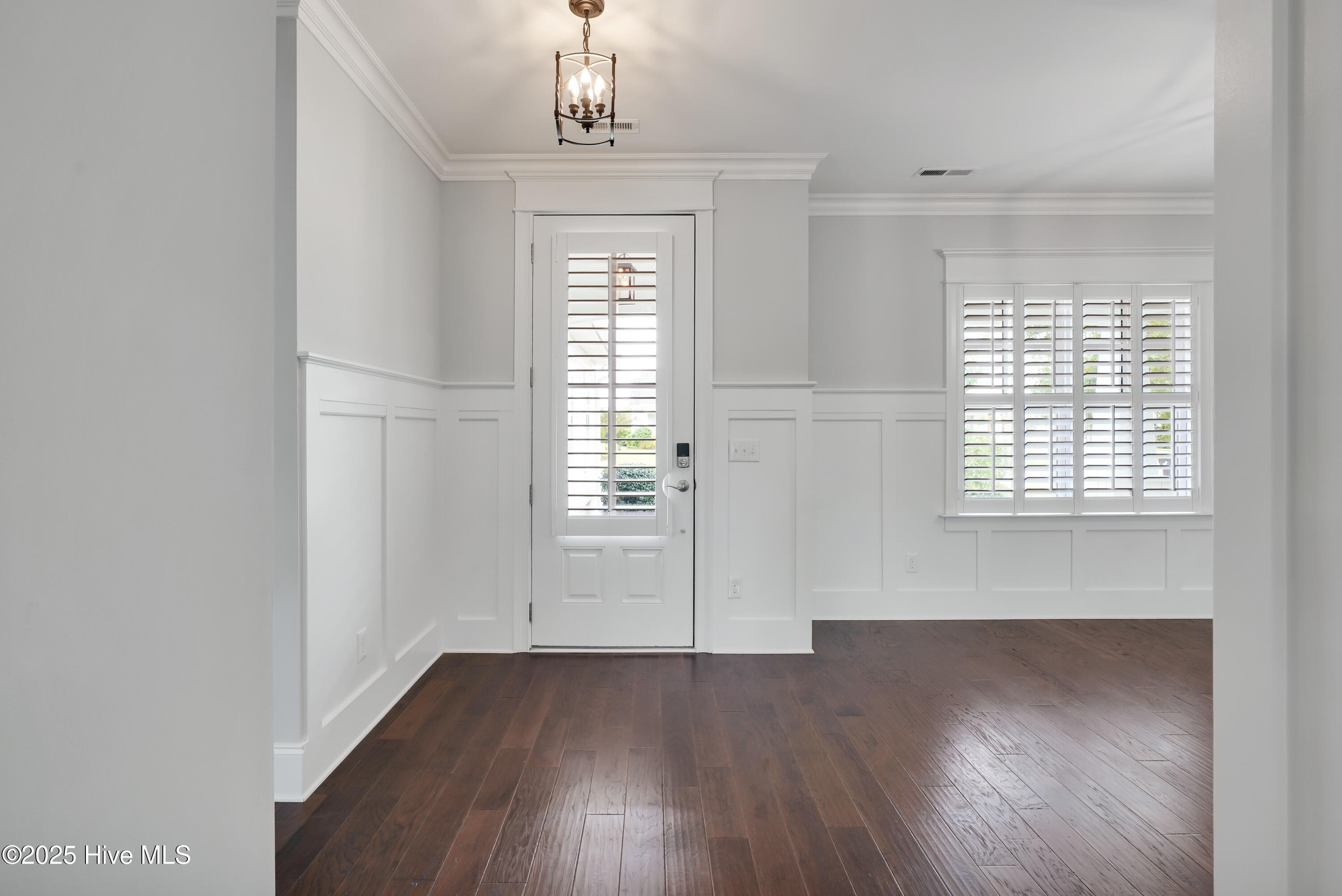 1010 Softwind Way