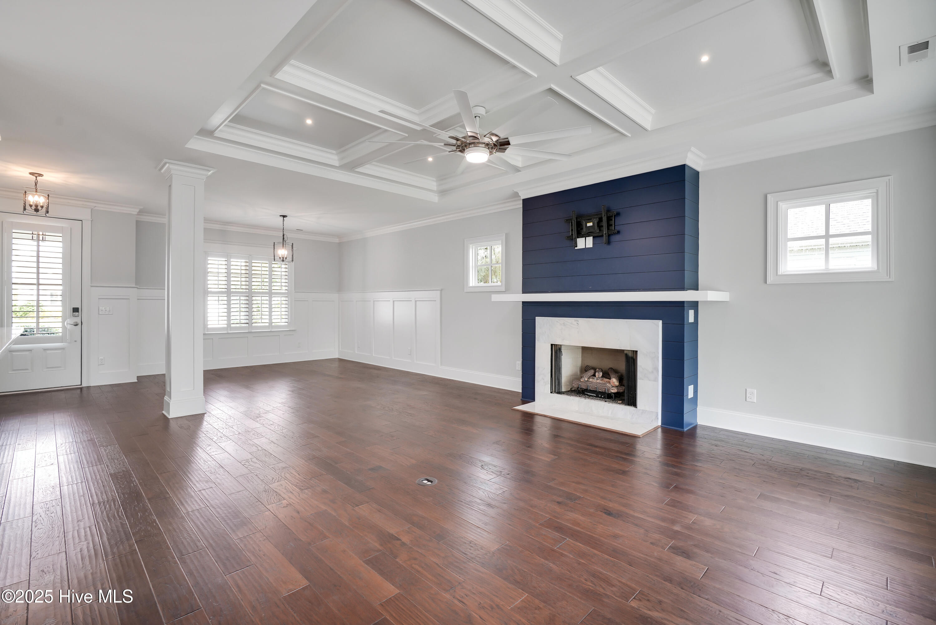 1010 Softwind Way