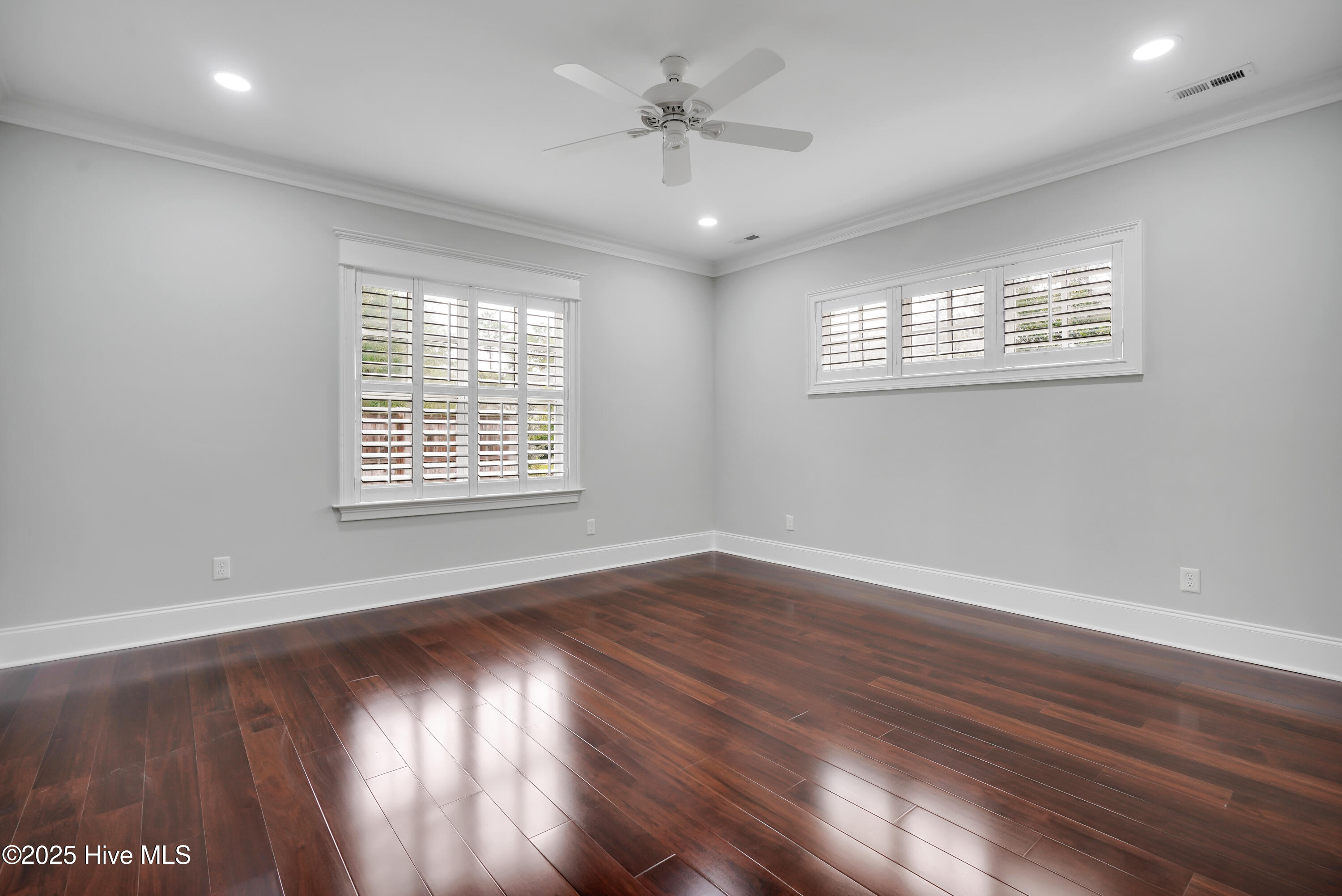 1010 Softwind Way