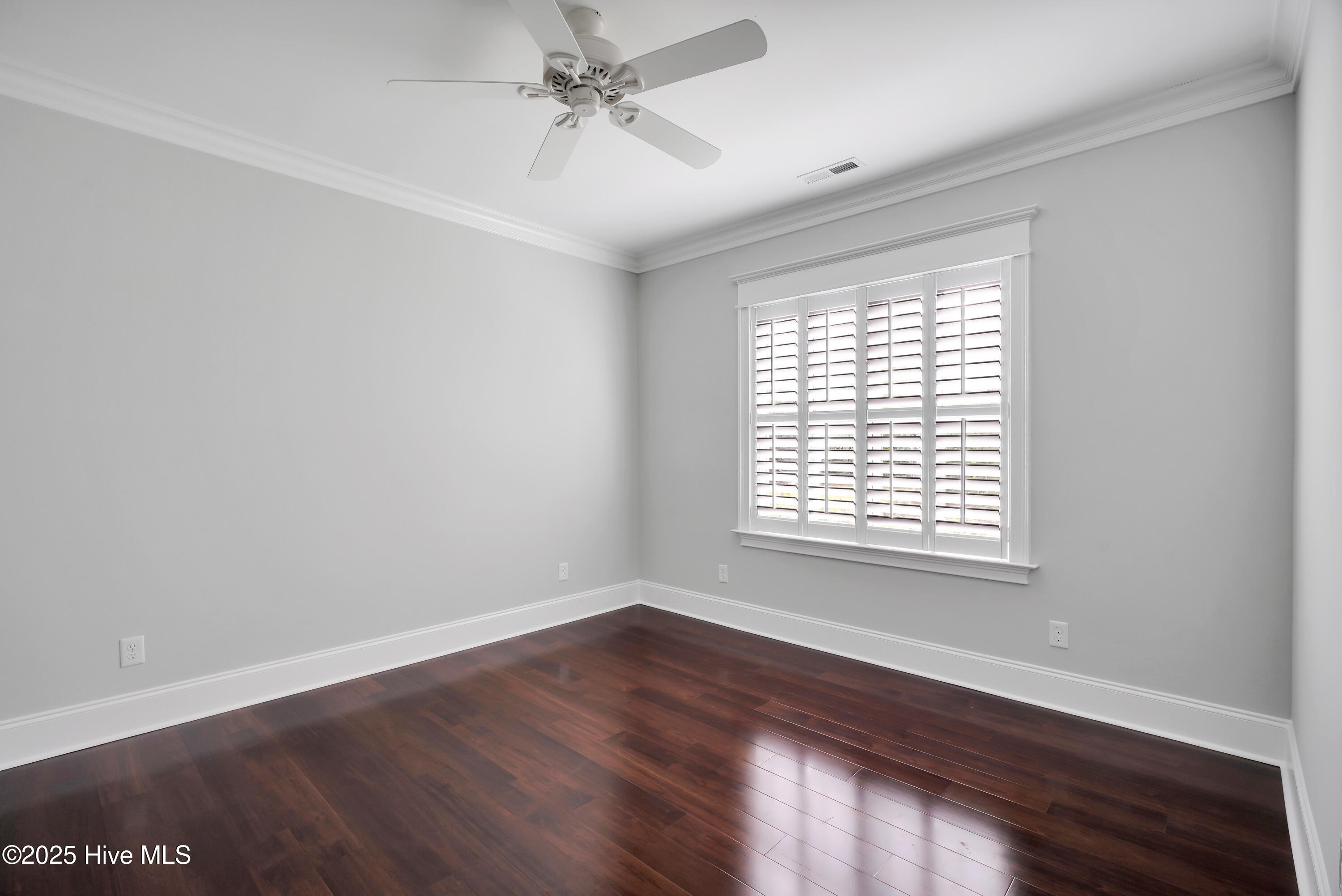1010 Softwind Way