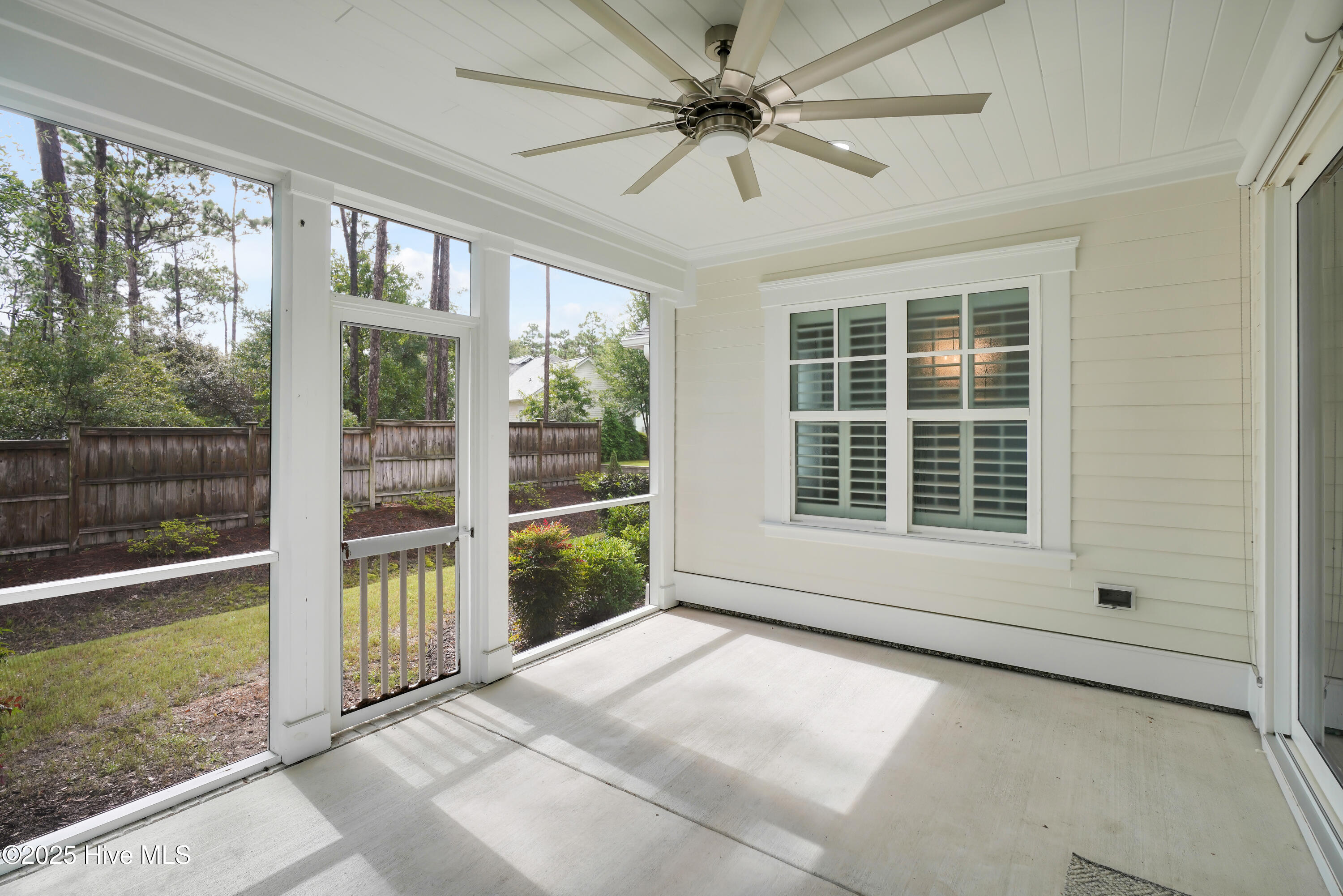 1010 Softwind Way