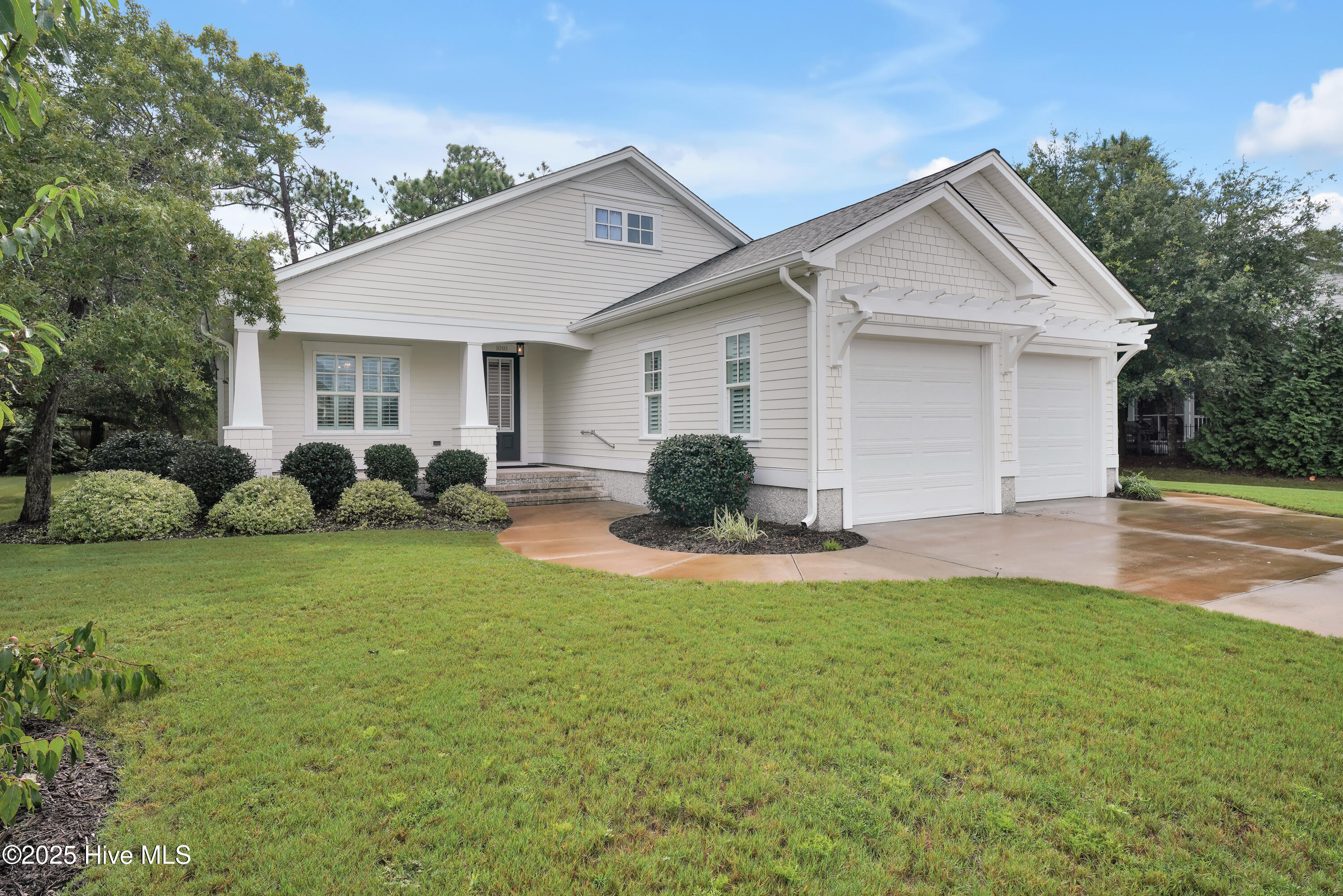1010 Softwind Way