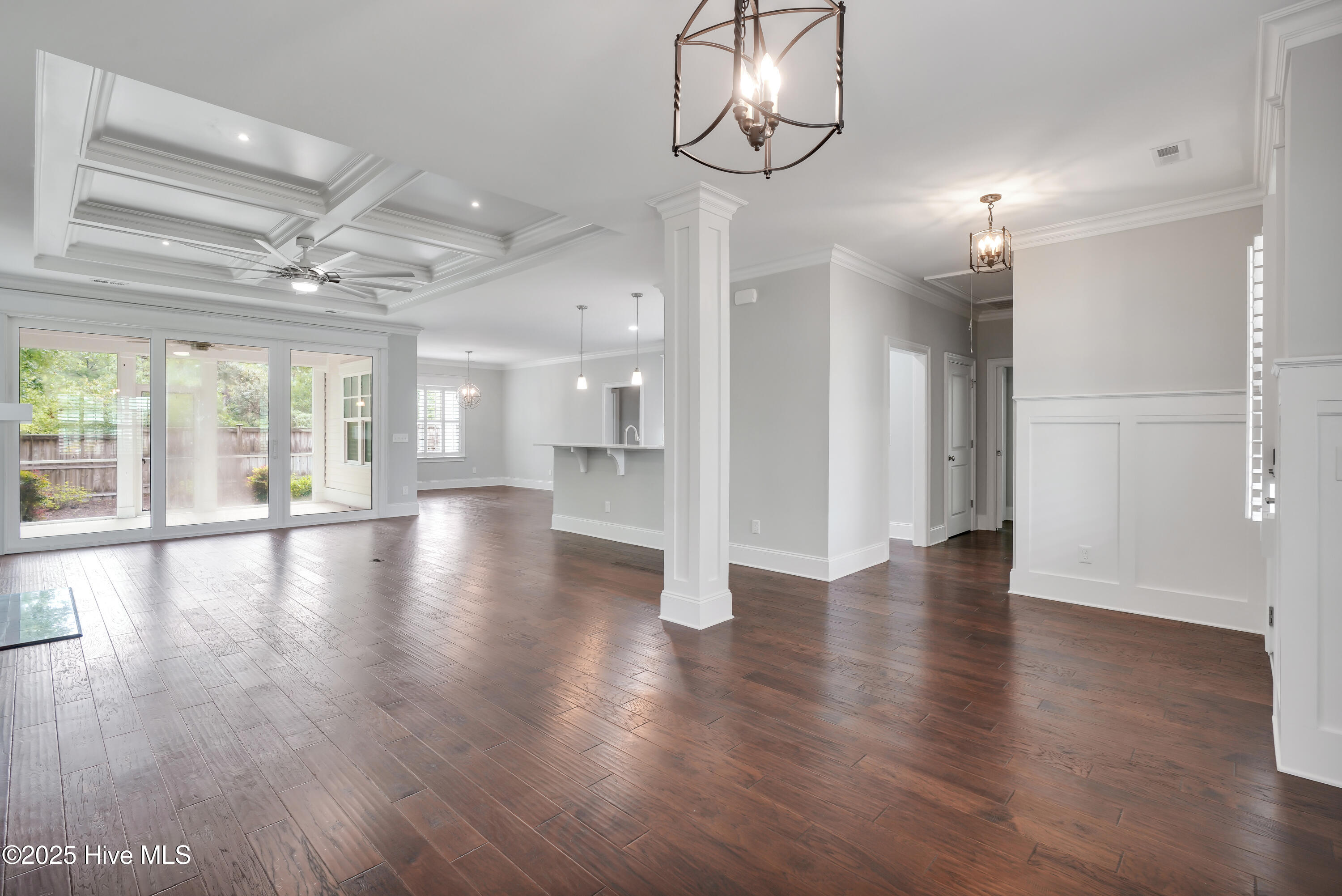 1010 Softwind Way
