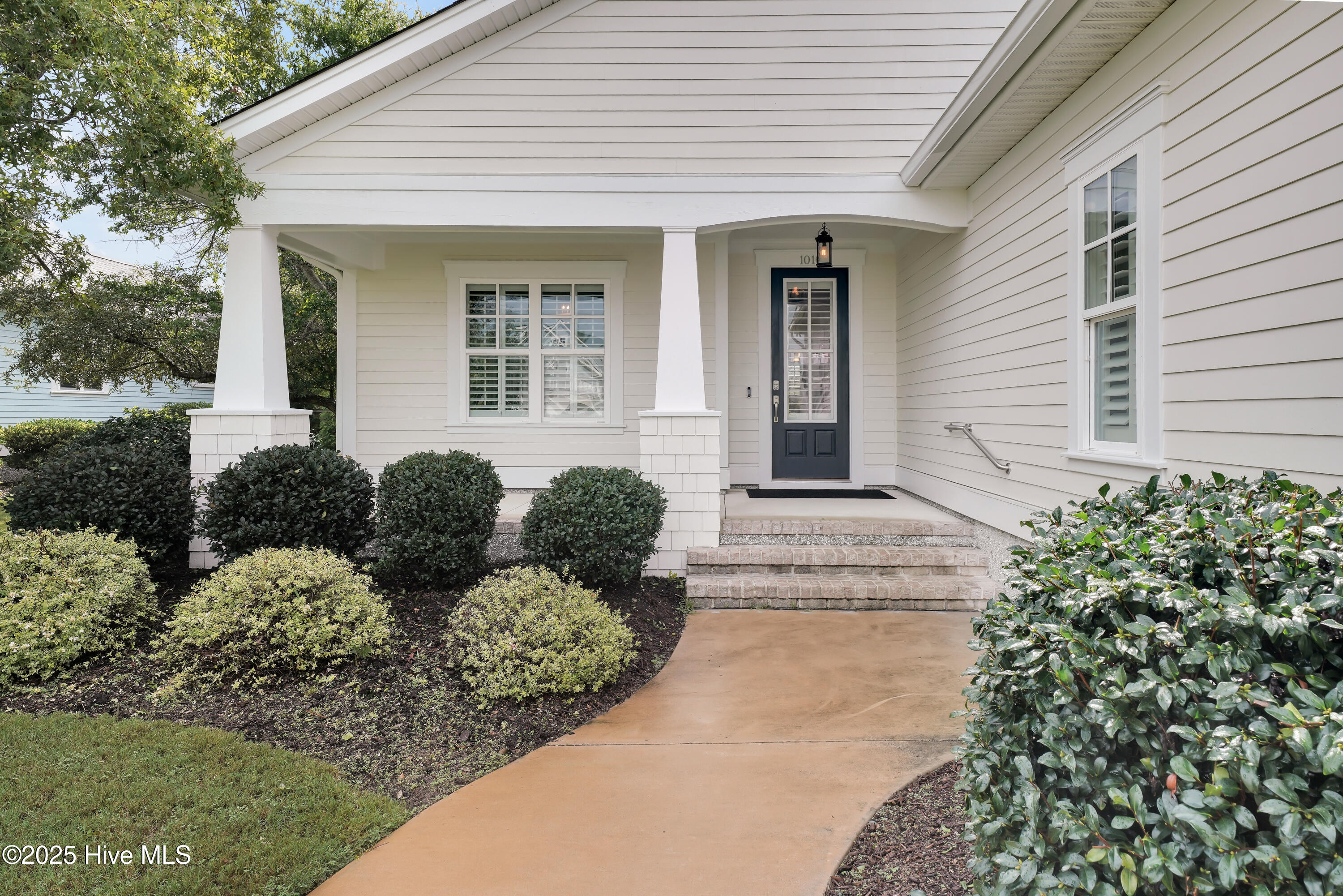 1010 Softwind Way