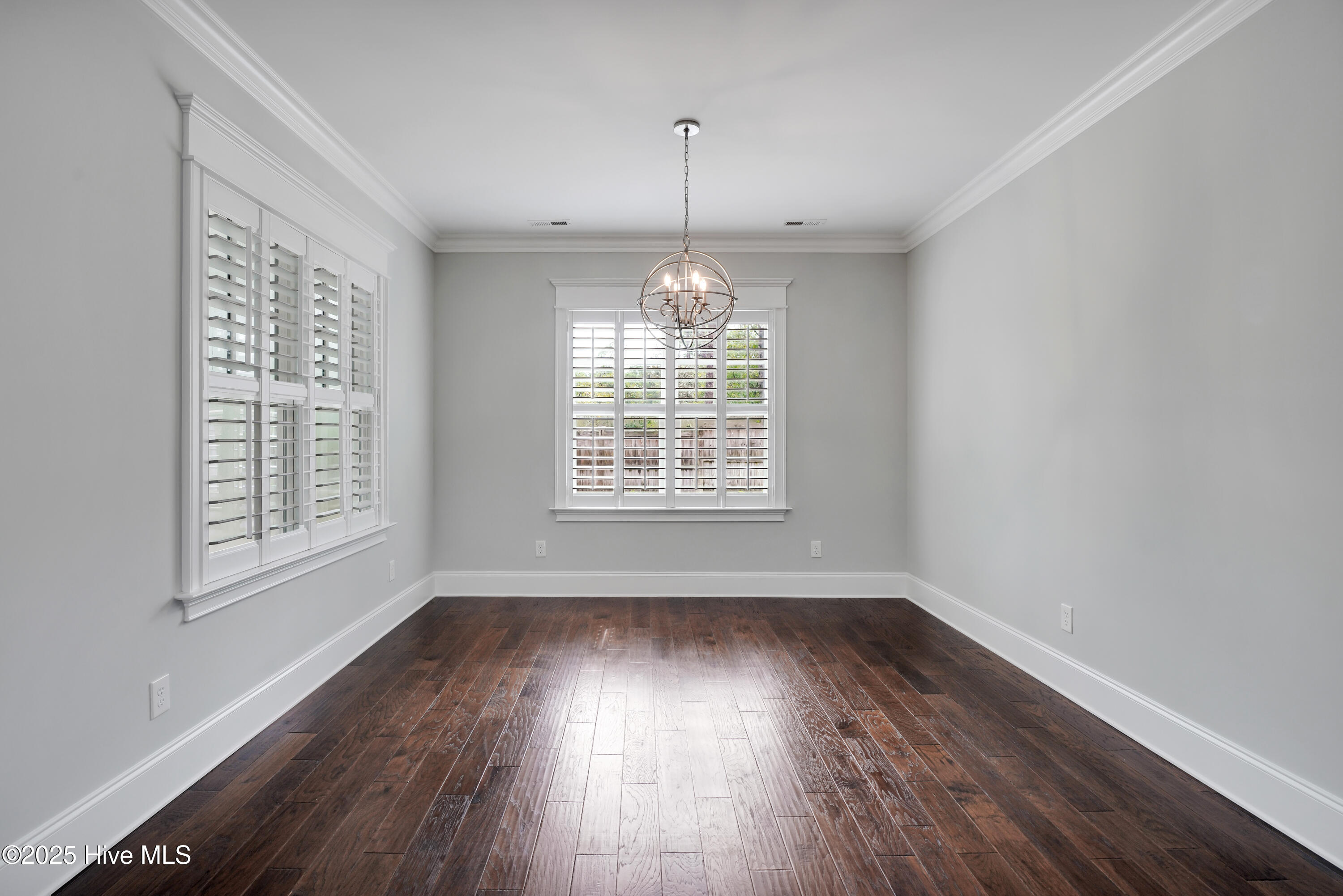 1010 Softwind Way