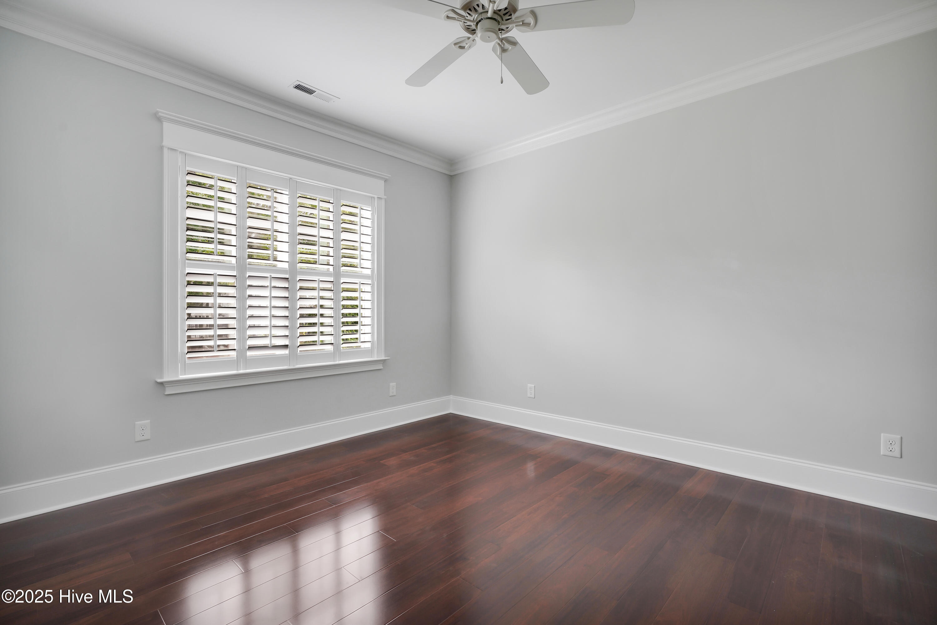1010 Softwind Way
