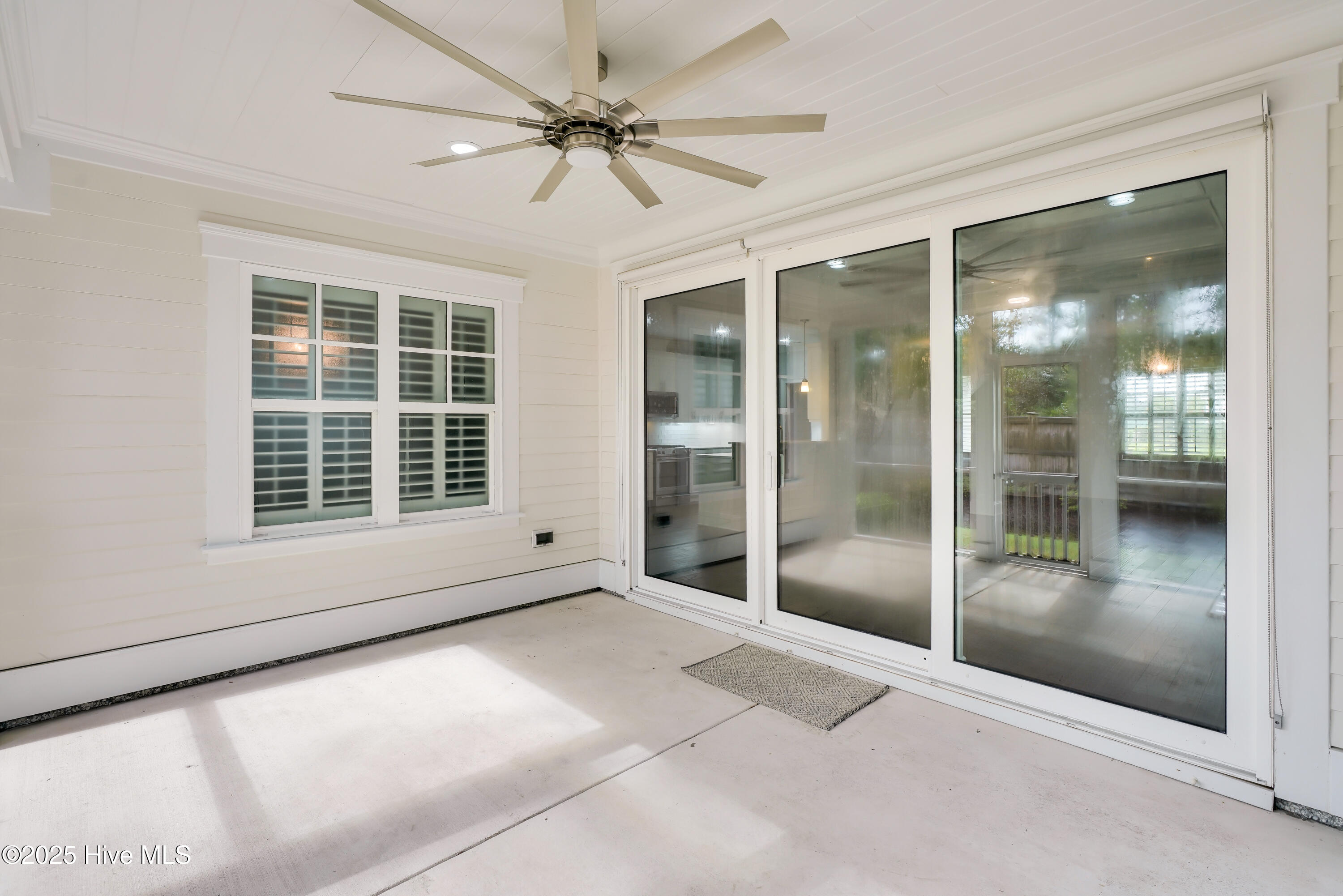 1010 Softwind Way