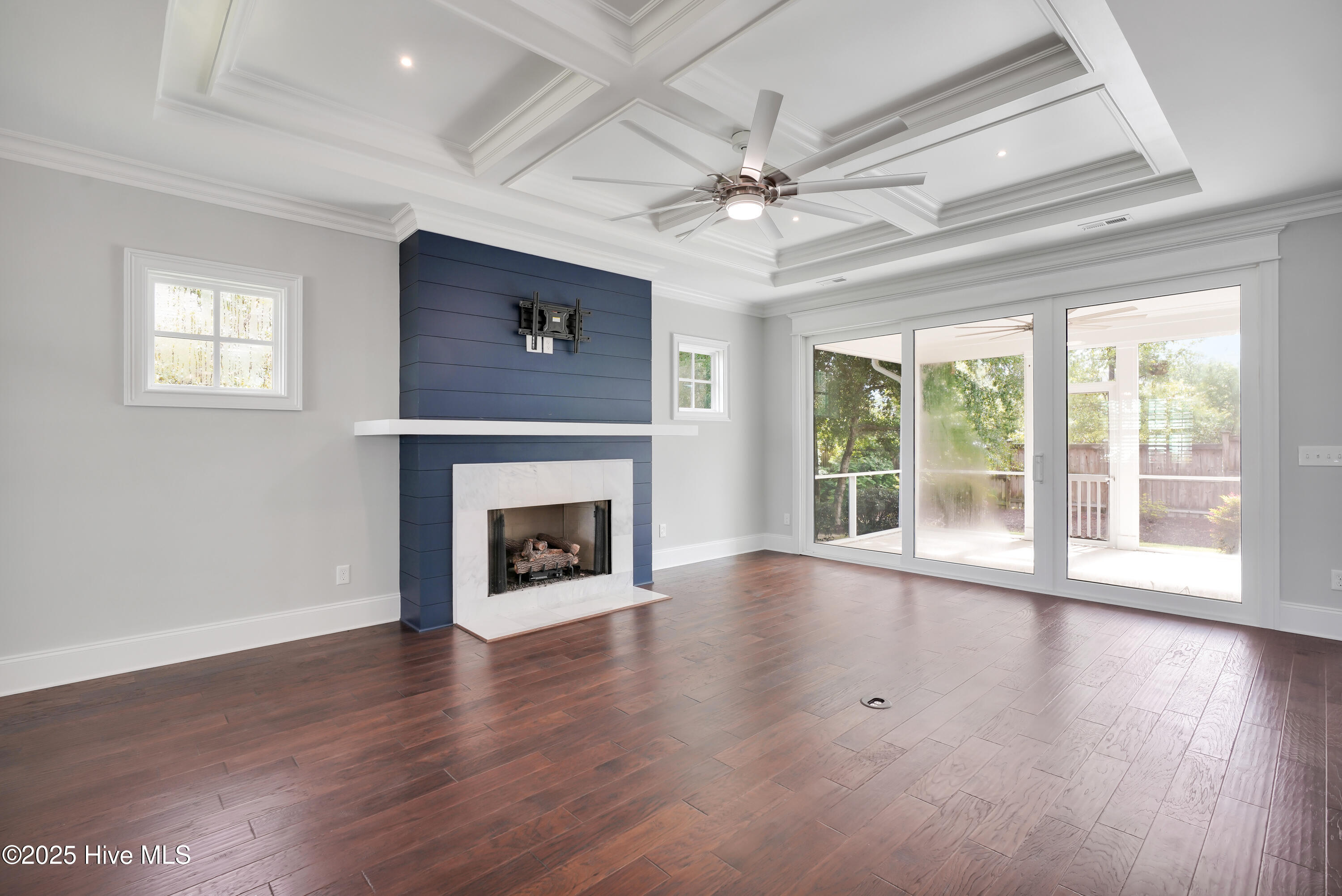 1010 Softwind Way