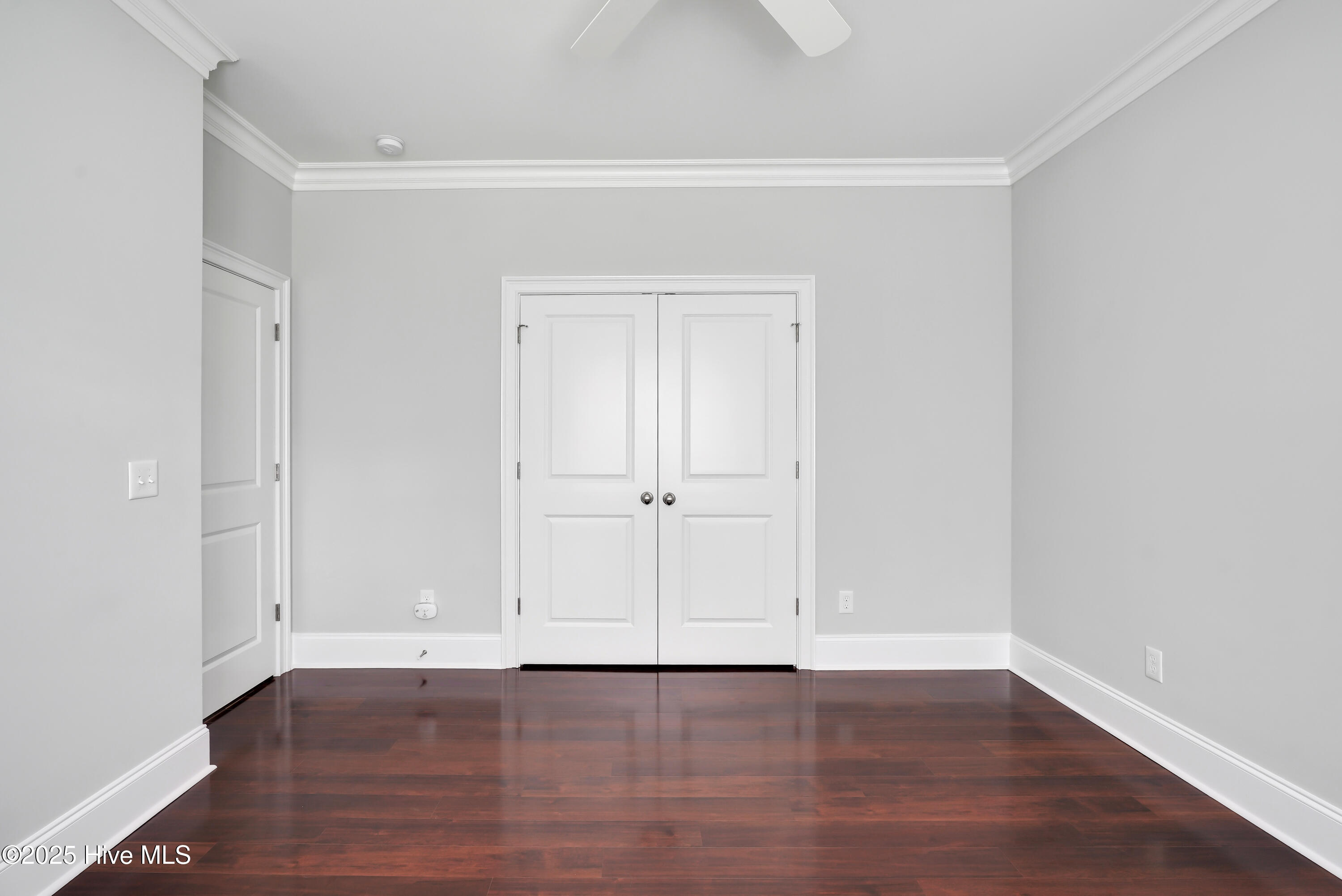 1010 Softwind Way
