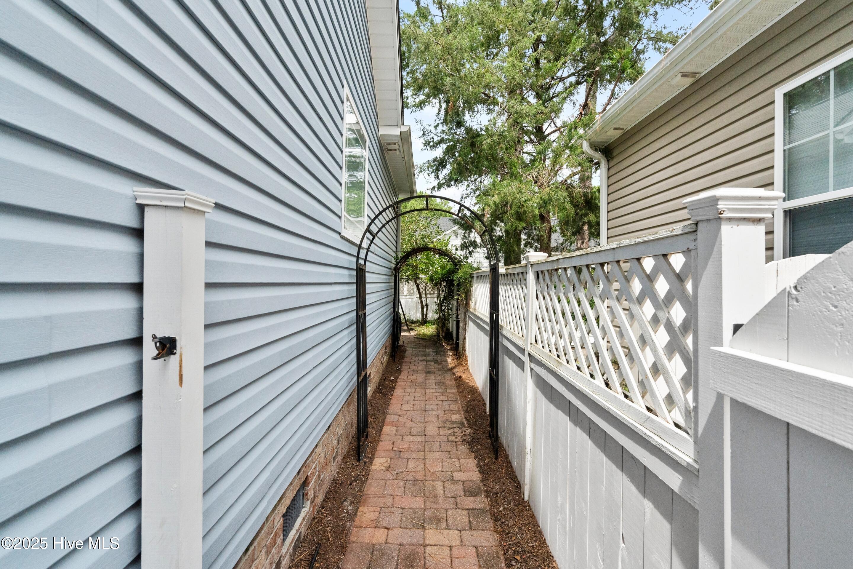 3905 Meeting Place Lane