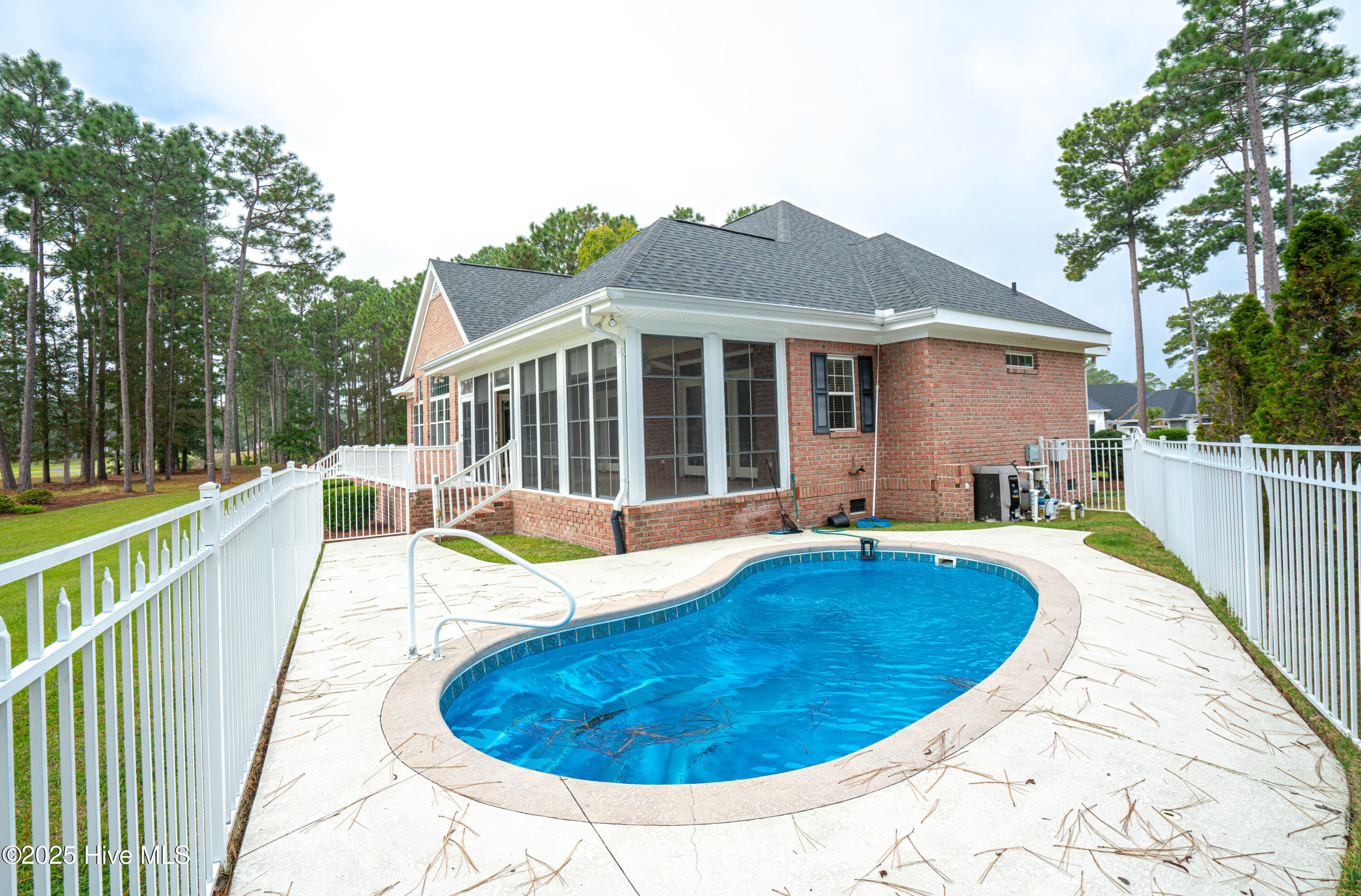 534 Avalon Place SW