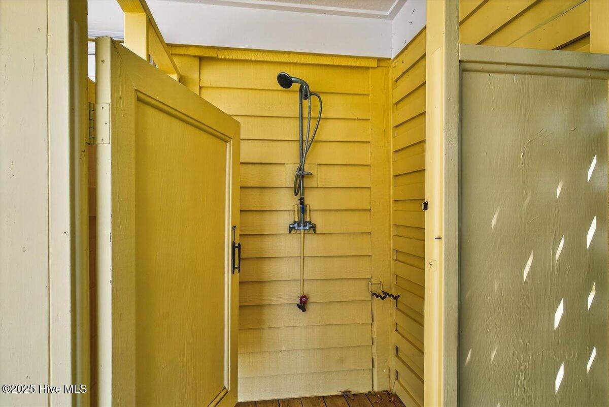 5990 Dutchman Creek Road