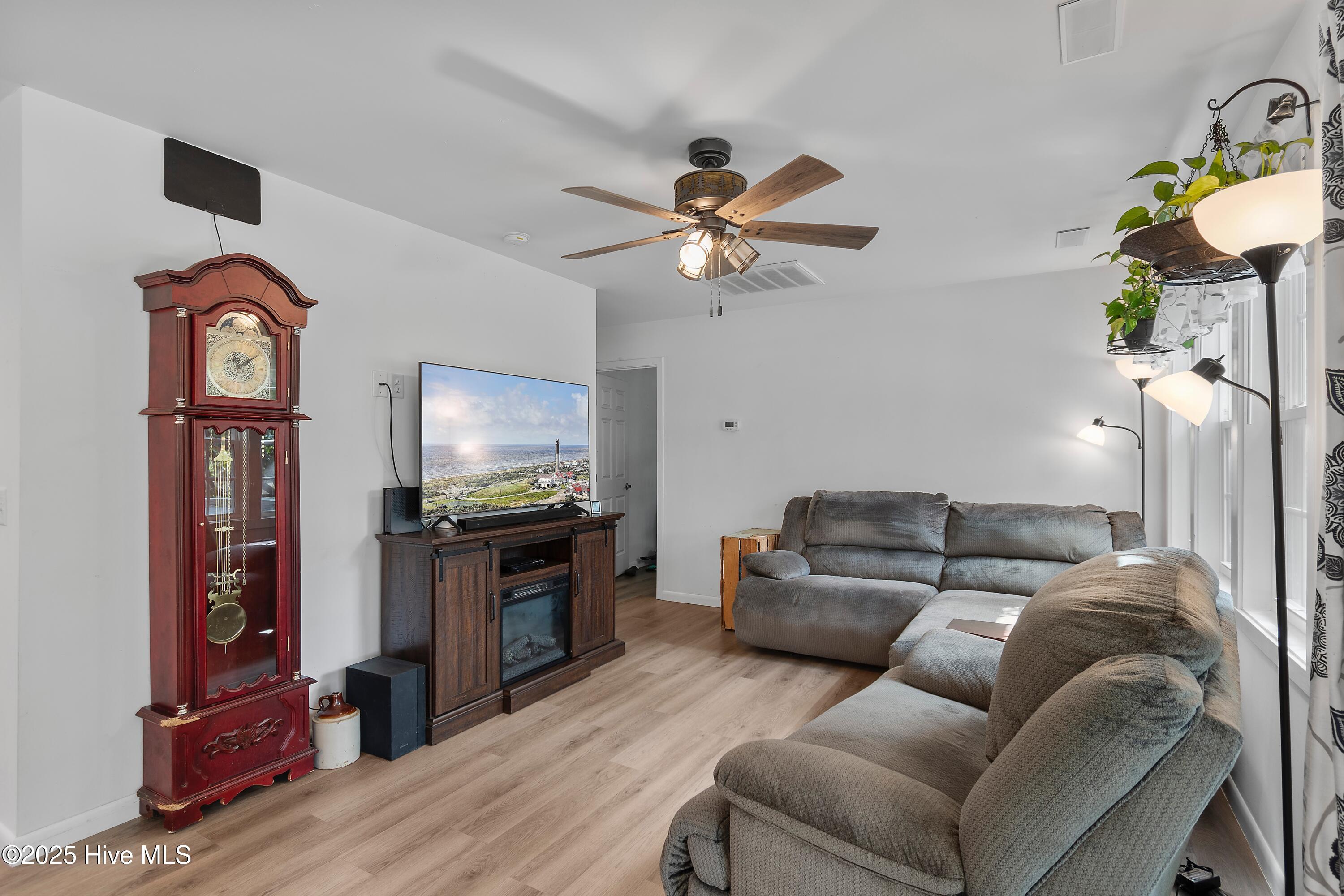 1034 Bayside Lane