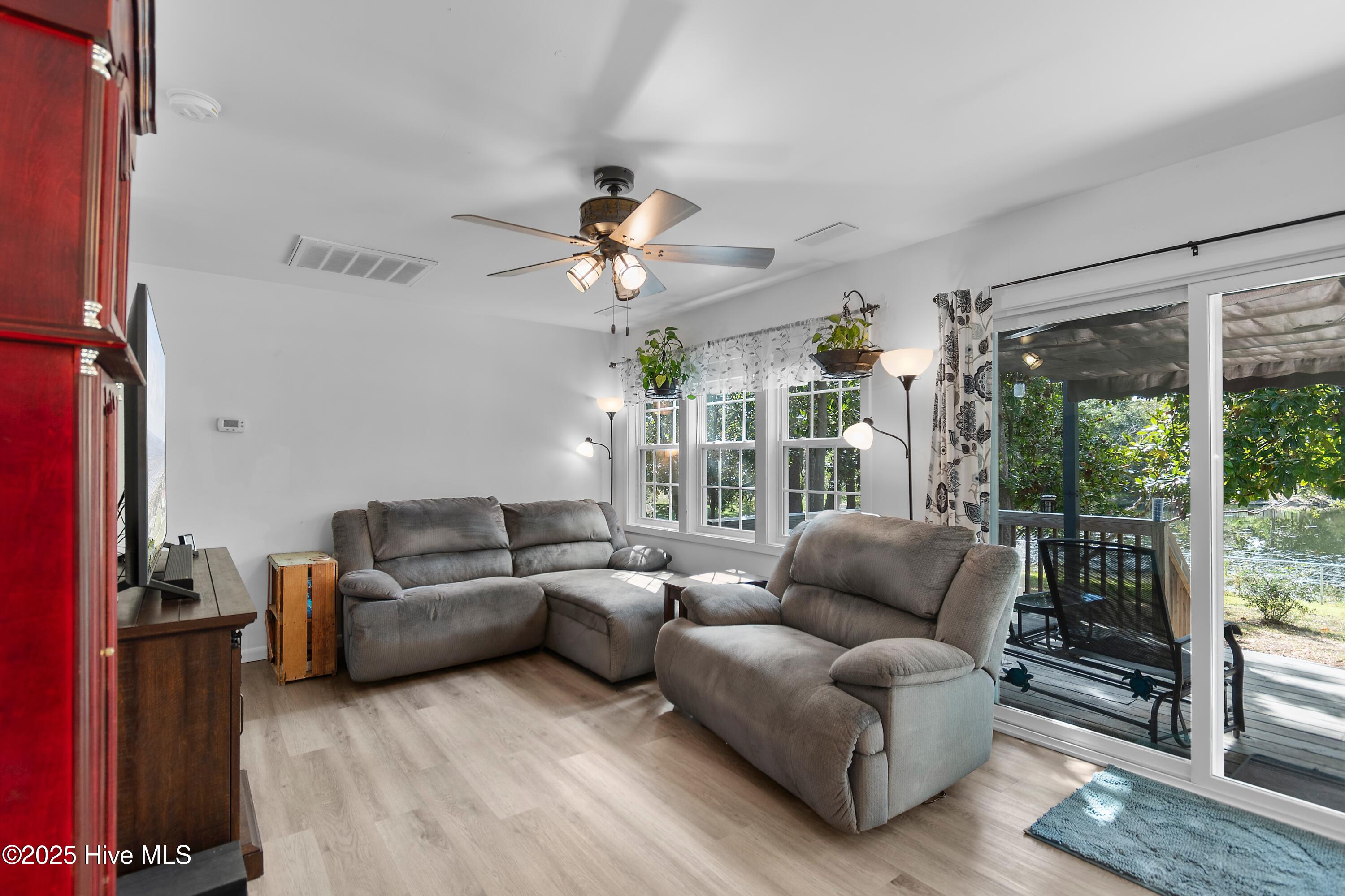 1034 Bayside Lane