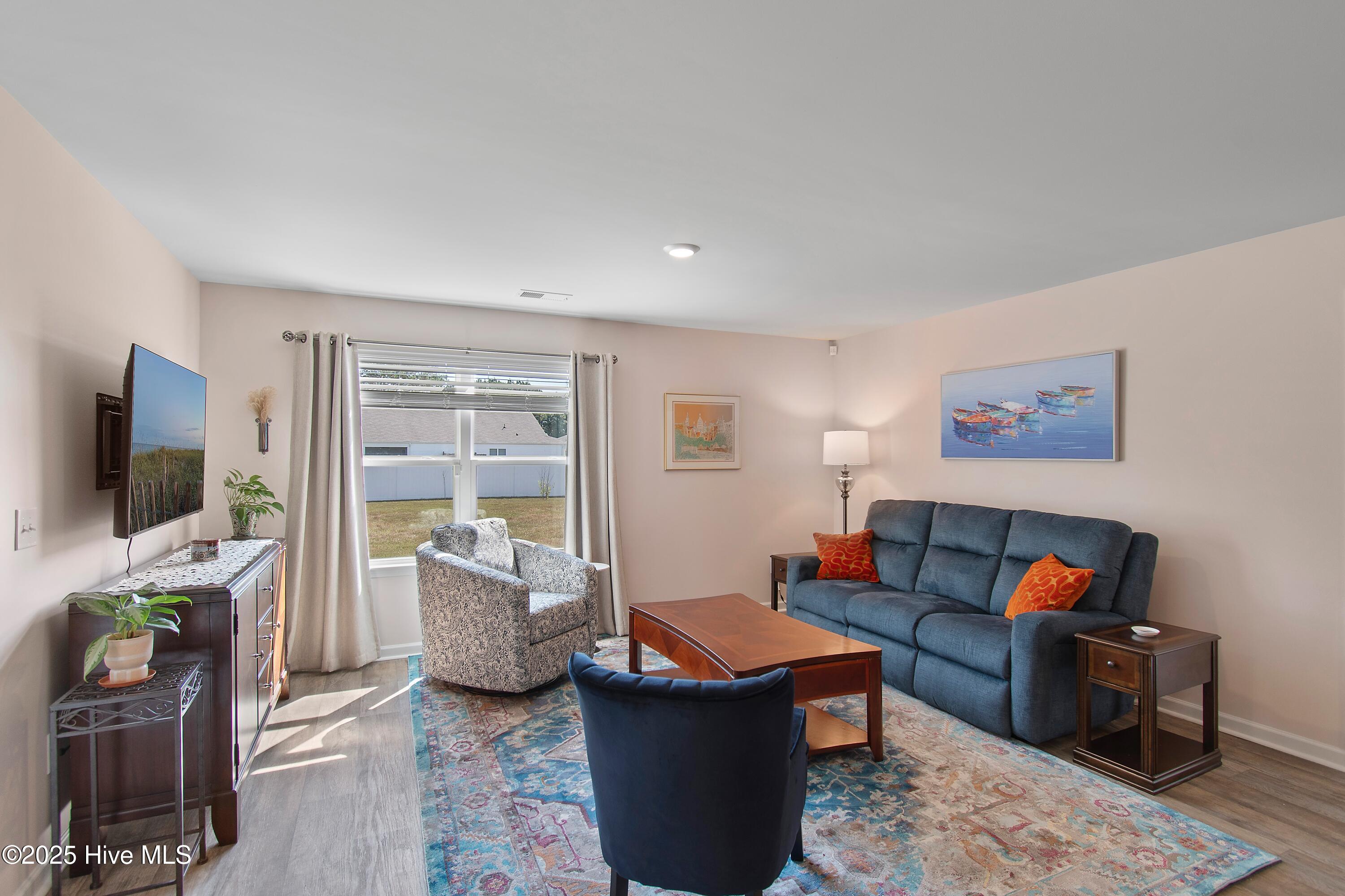 289 Kite Circle NE