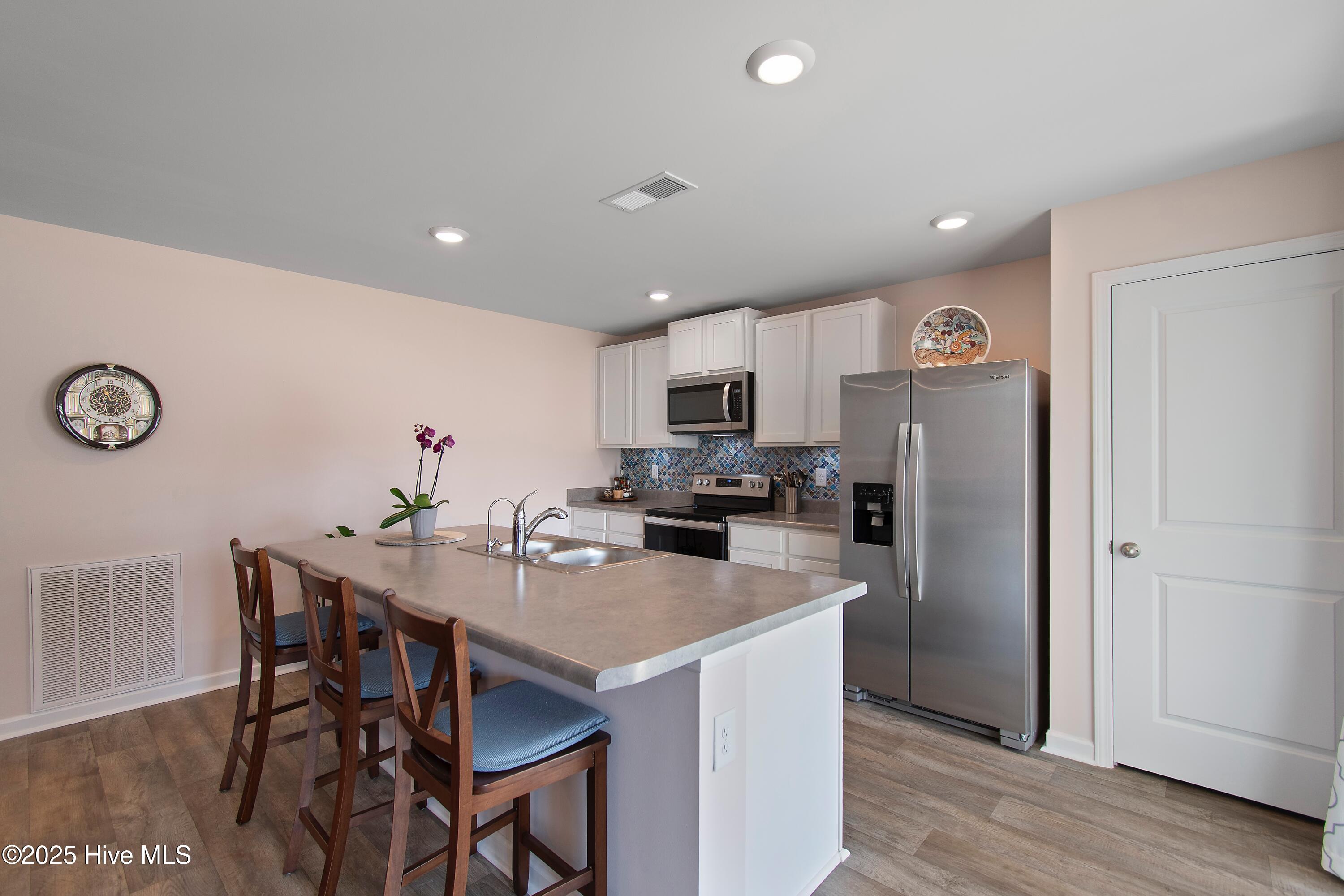 289 Kite Circle NE