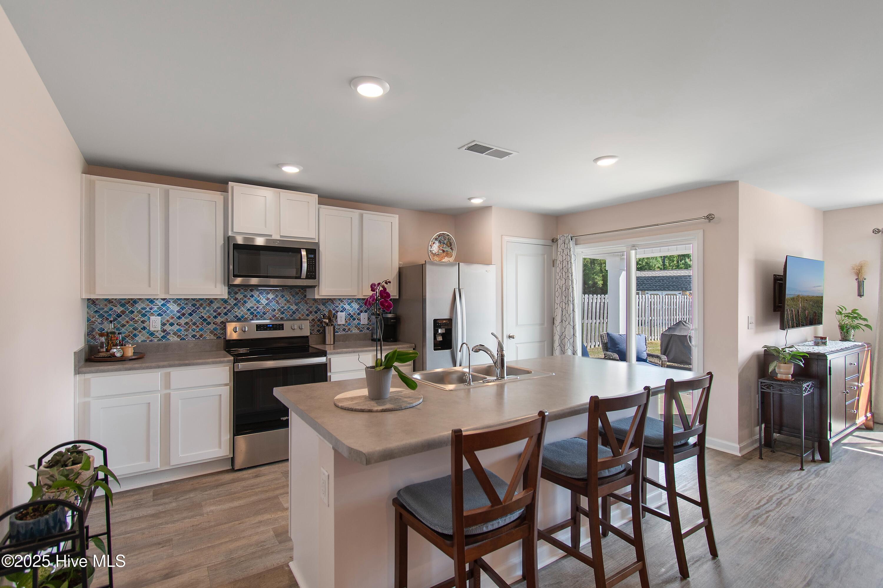 289 Kite Circle NE