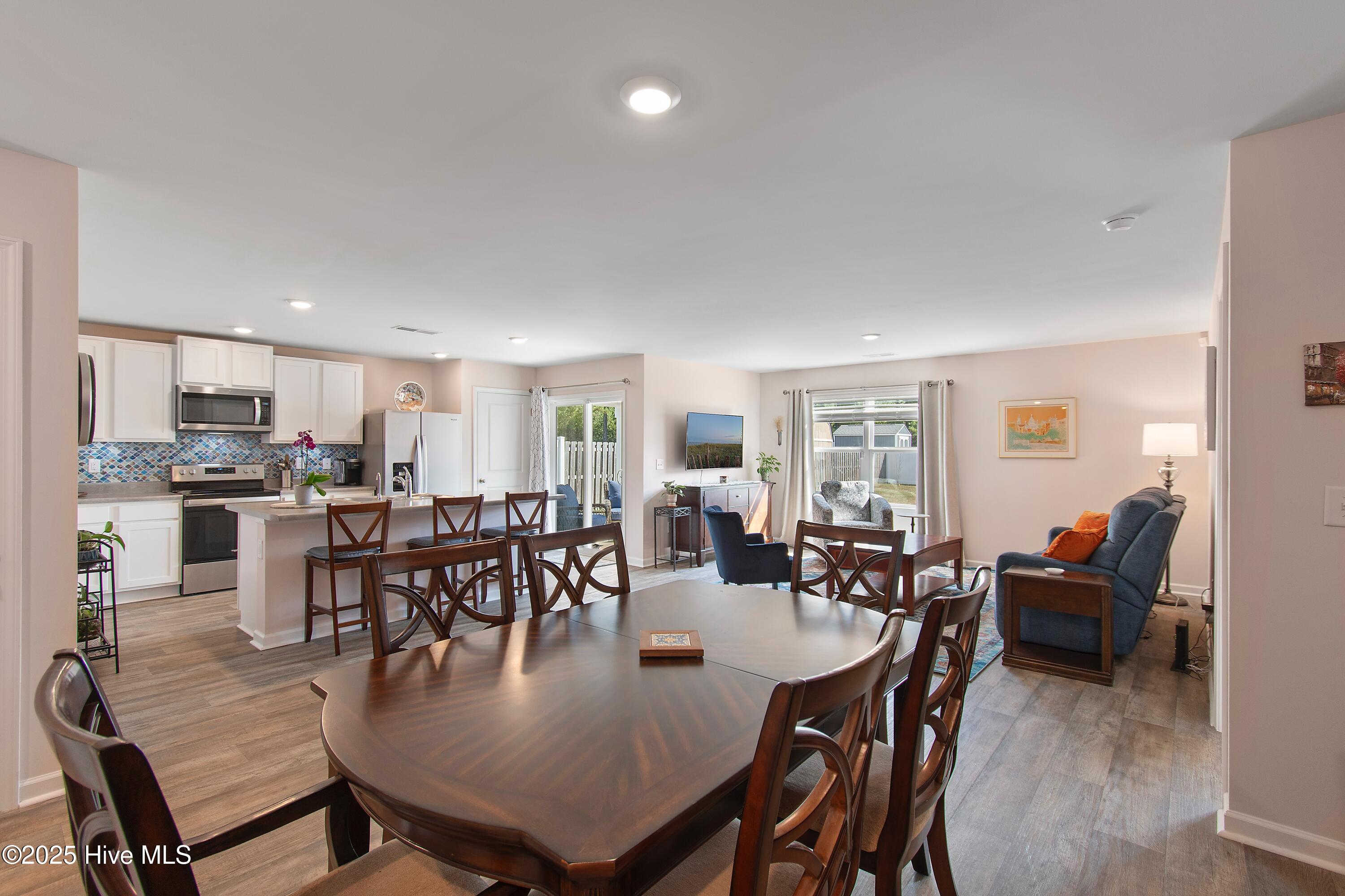 289 Kite Circle NE