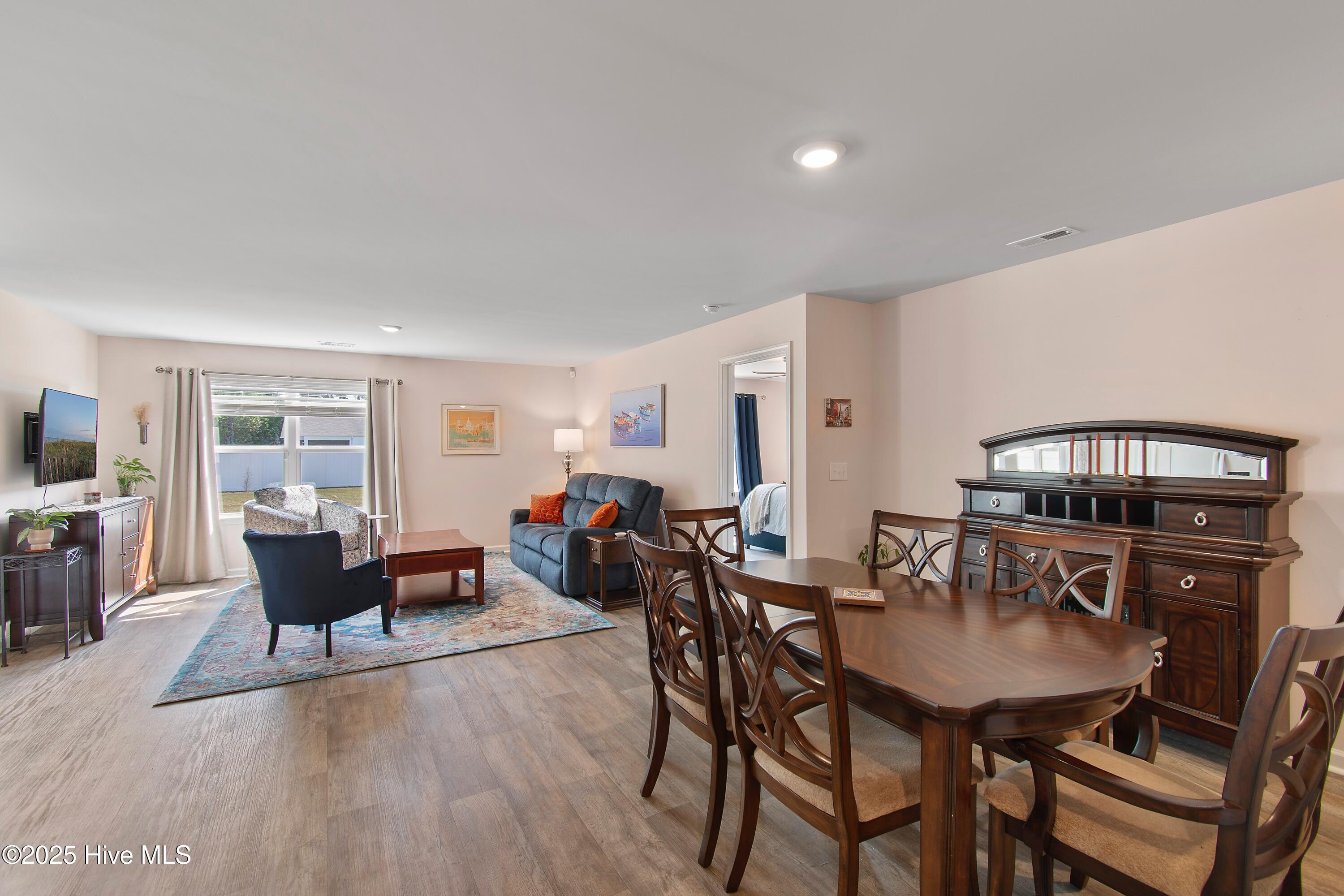 289 Kite Circle NE