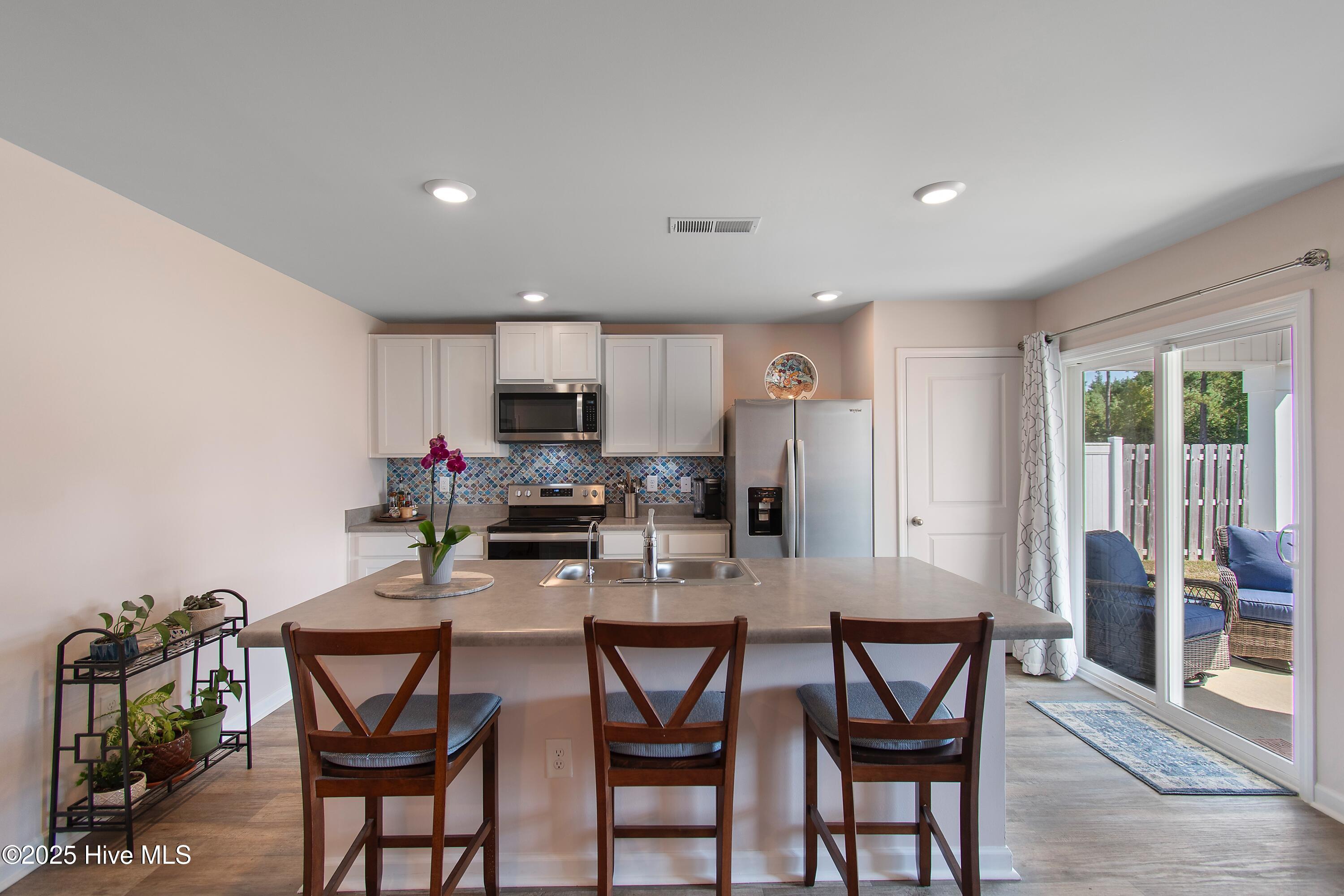 289 Kite Circle NE