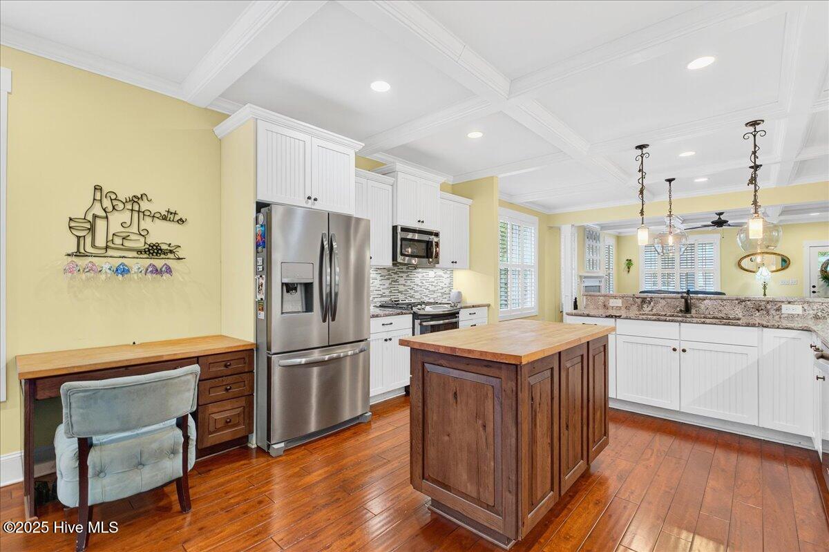 813 Cades Trail