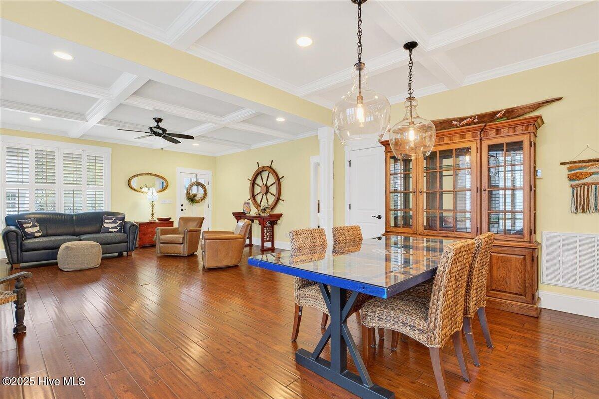 813 Cades Trail