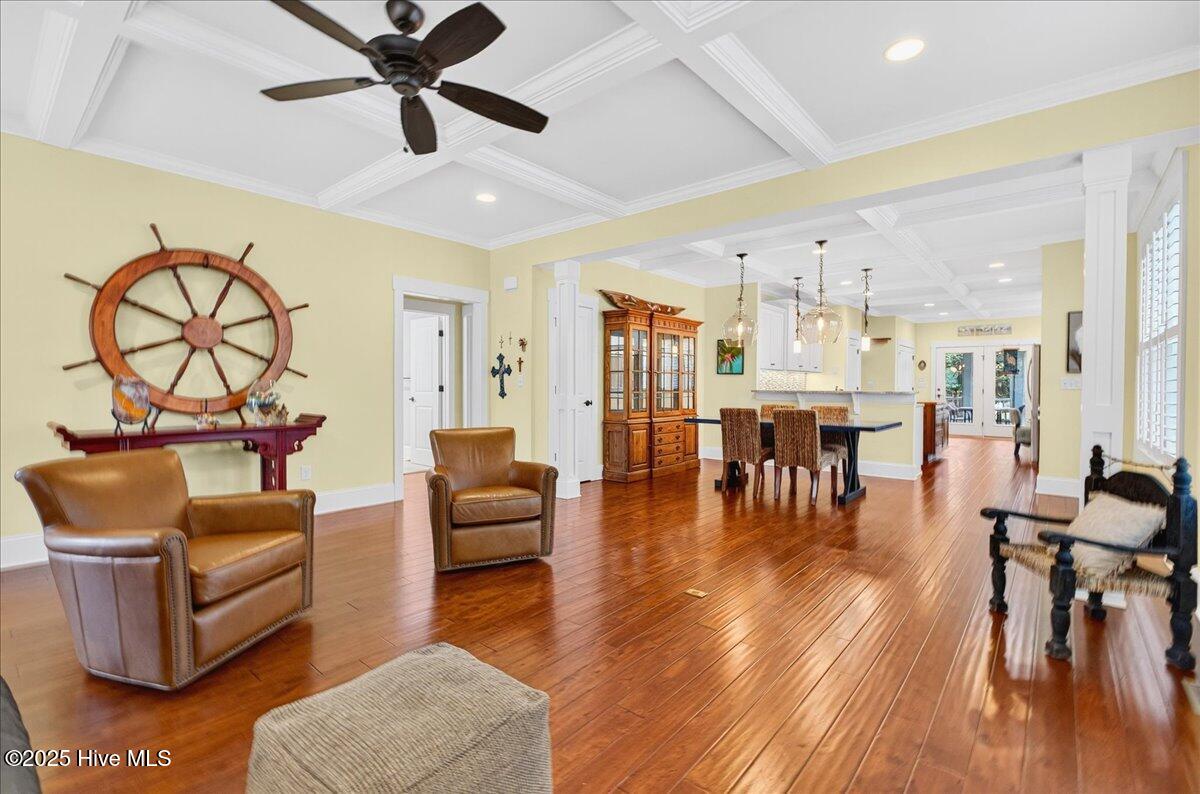 813 Cades Trail