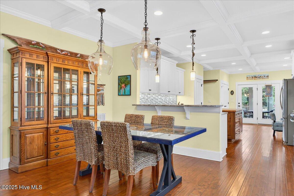 813 Cades Trail