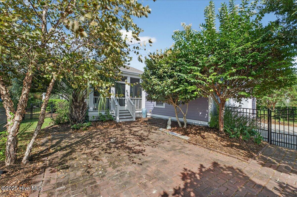 813 Cades Trail
