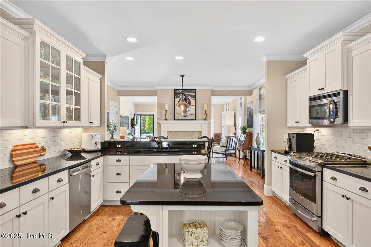 818 Cades Trail, Southport