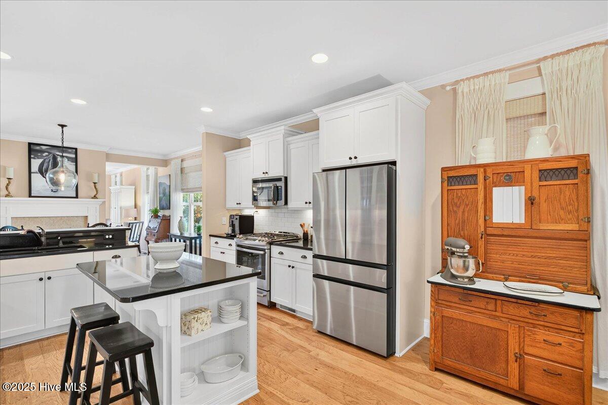 818 Cades Trail, Southport