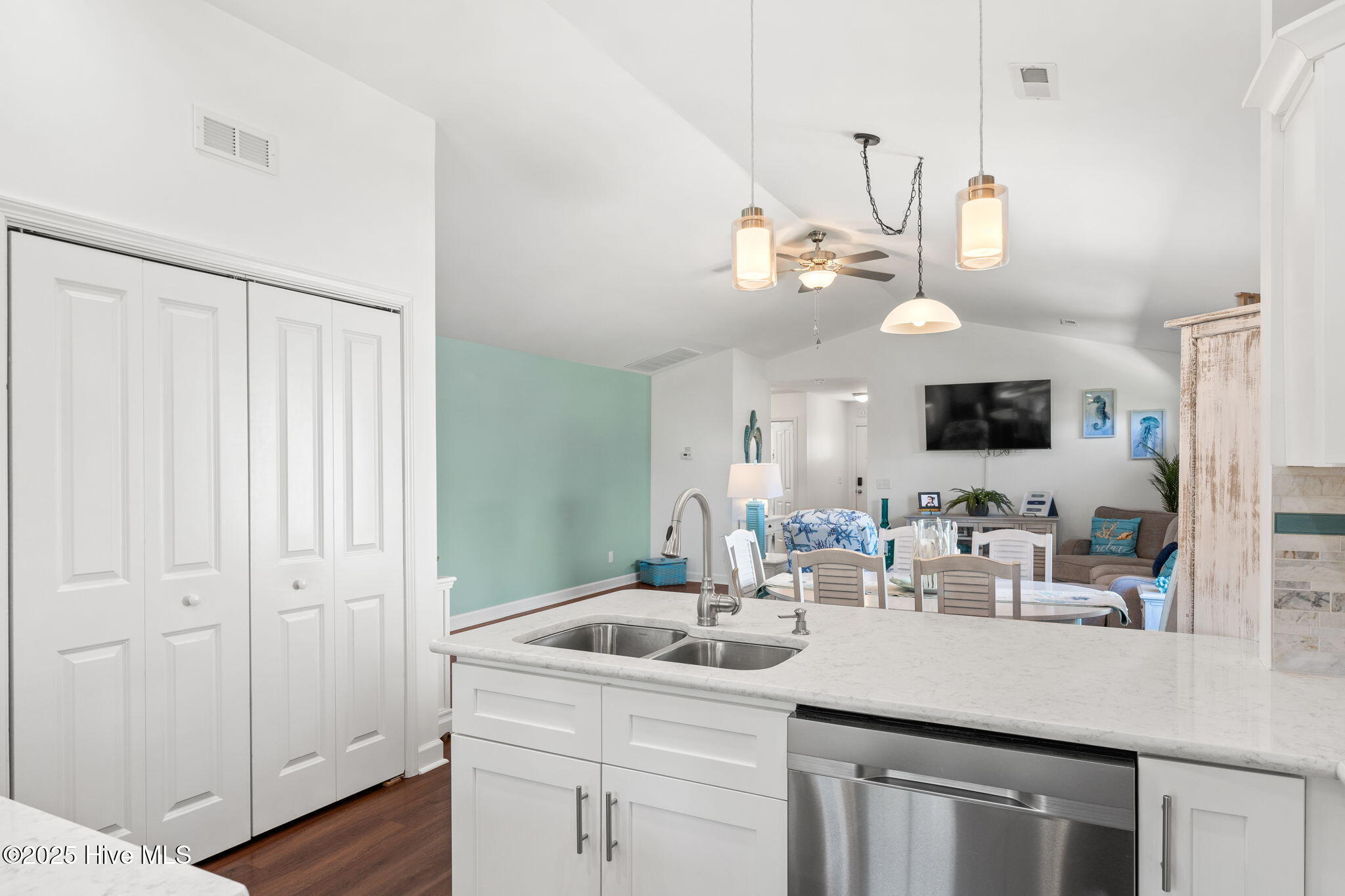 1480 Gate Hill Road SE, Bolivia