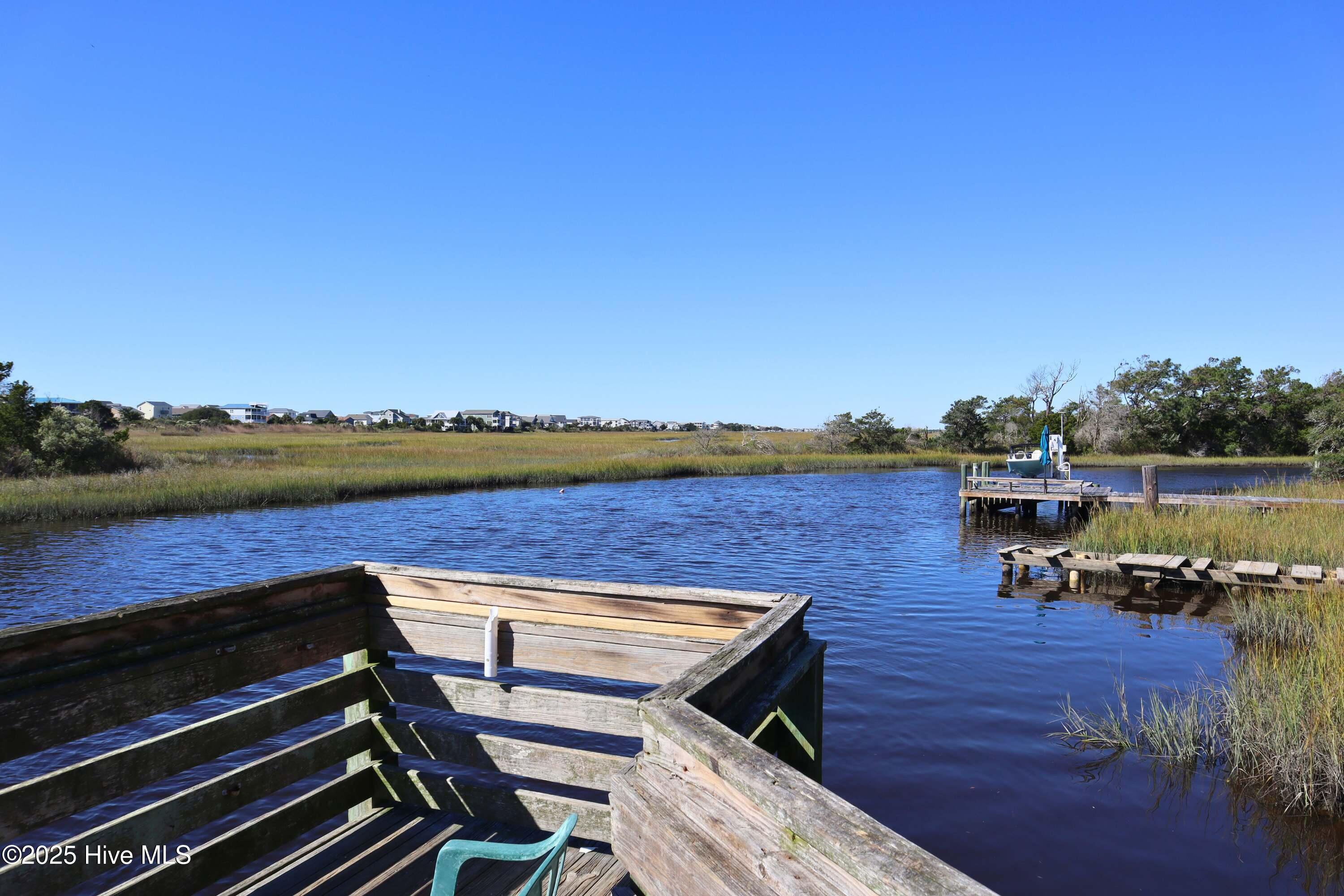 116 SW 6th Street, Oak Island