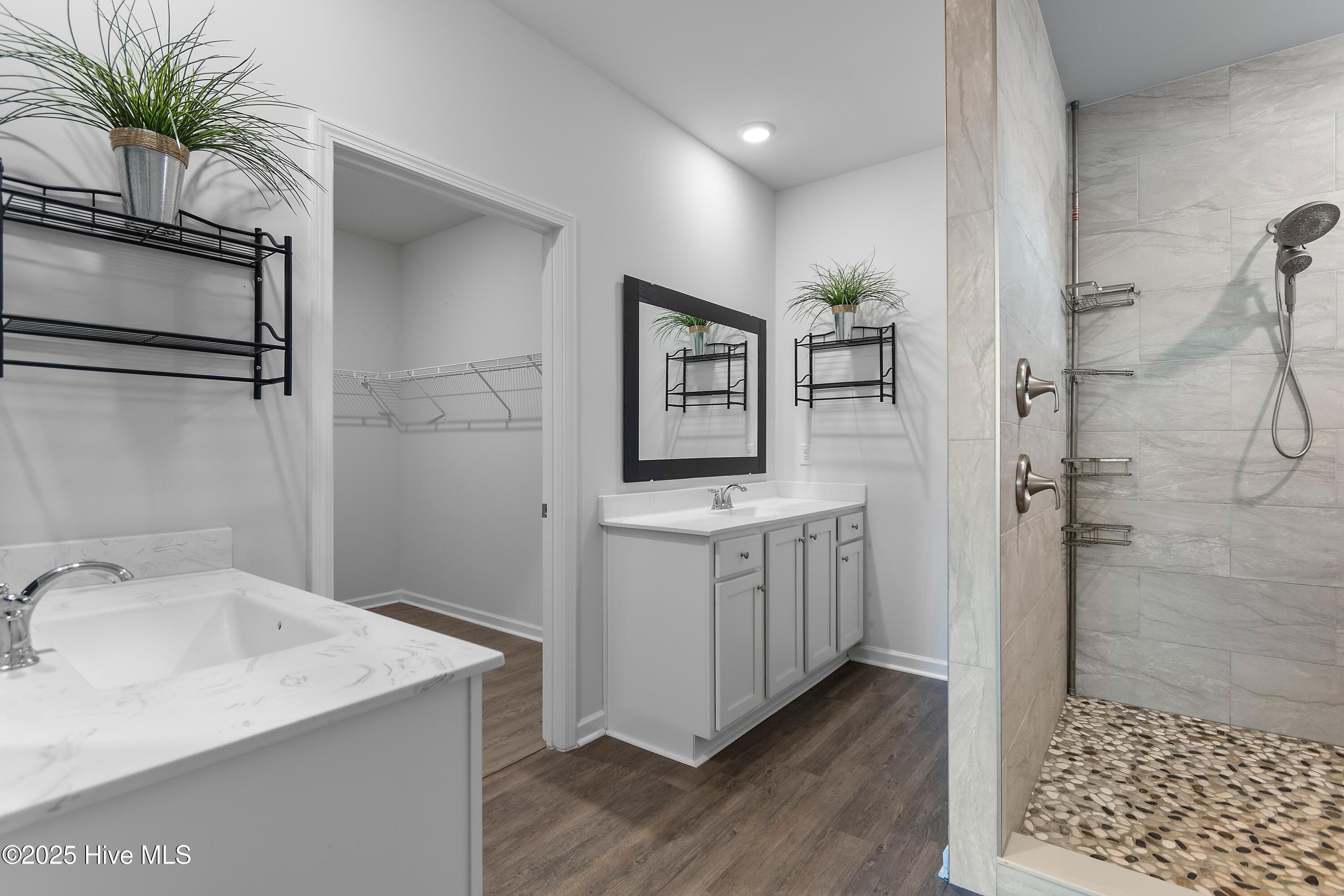 1724 Culdees Lane SE, Bolivia