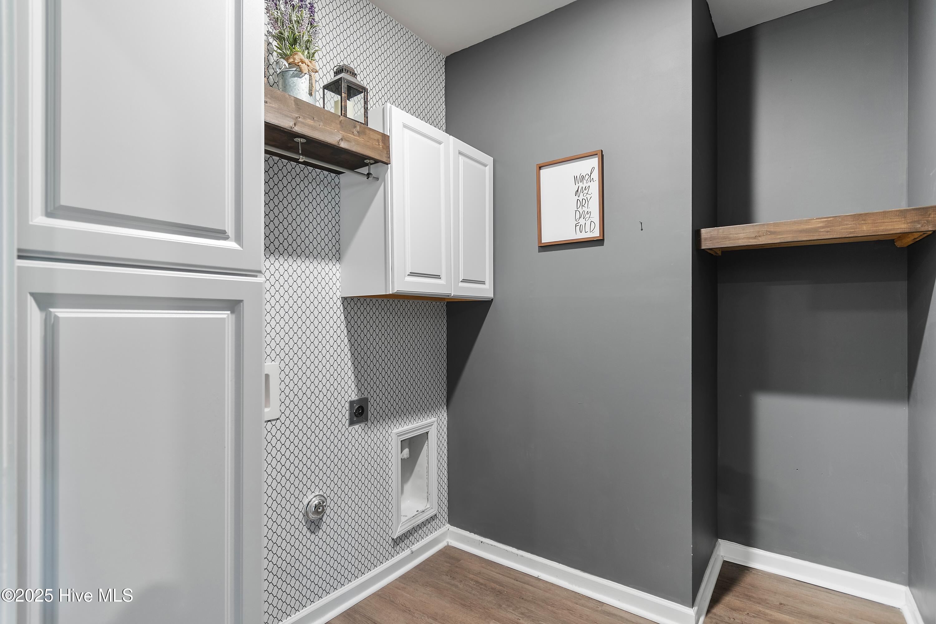 1724 Culdees Lane SE, Bolivia