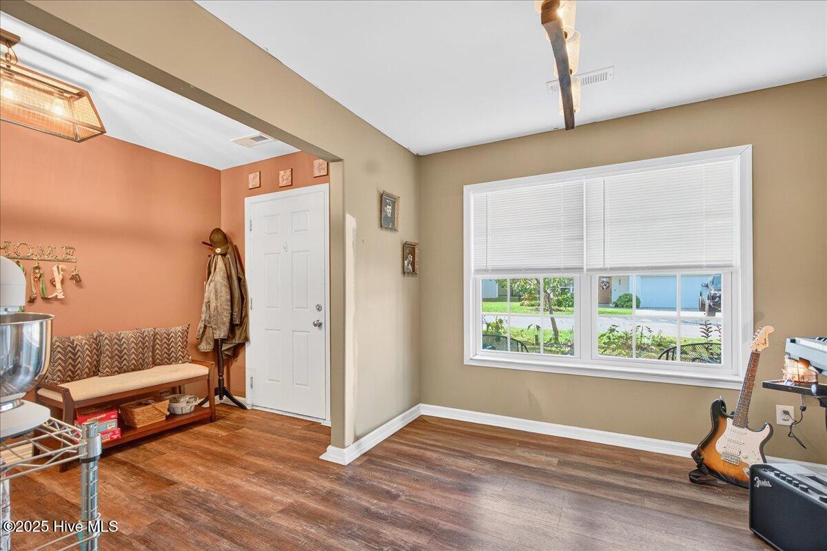 1432 Judith Drive SE, Bolivia