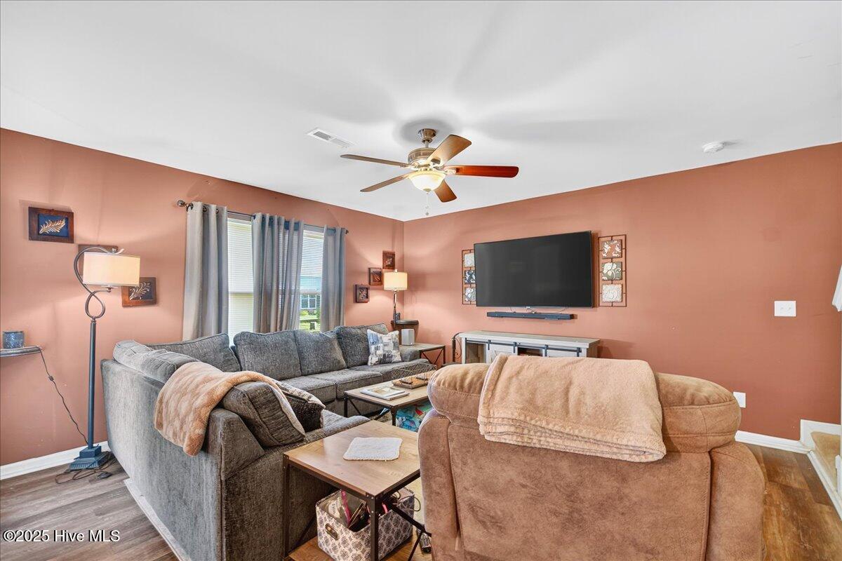 1432 Judith Drive SE, Bolivia