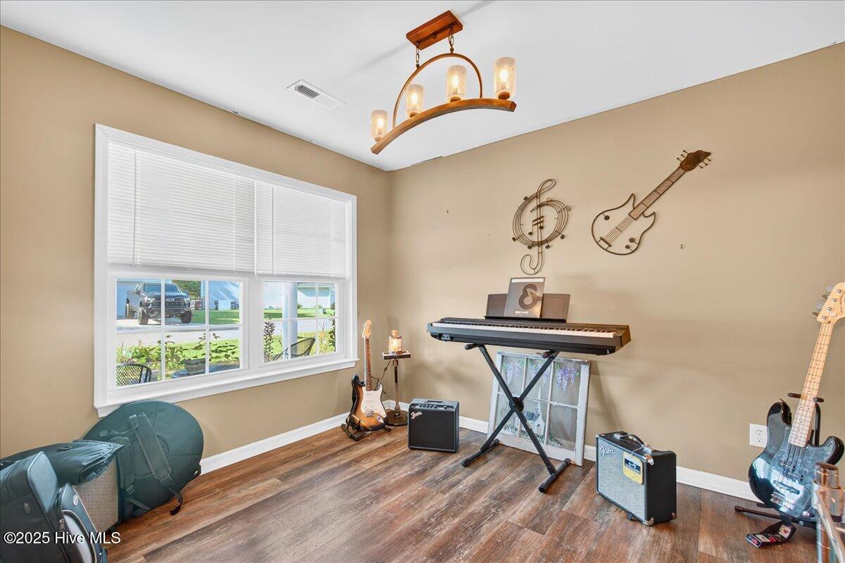 1432 Judith Drive SE, Bolivia