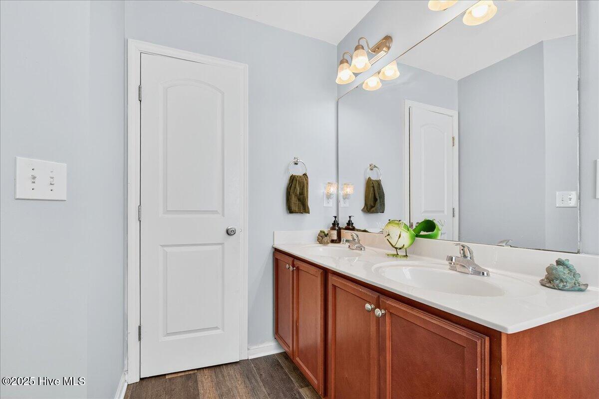 1432 Judith Drive SE, Bolivia